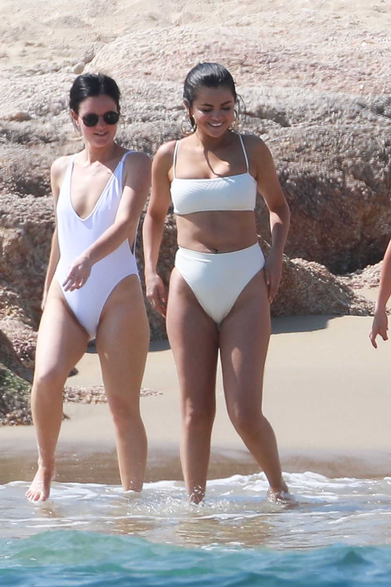 Selena_Gomez_-_At_the_Beach_in_Cabo_San_Lucas2C_2019-02-11-18.jpg