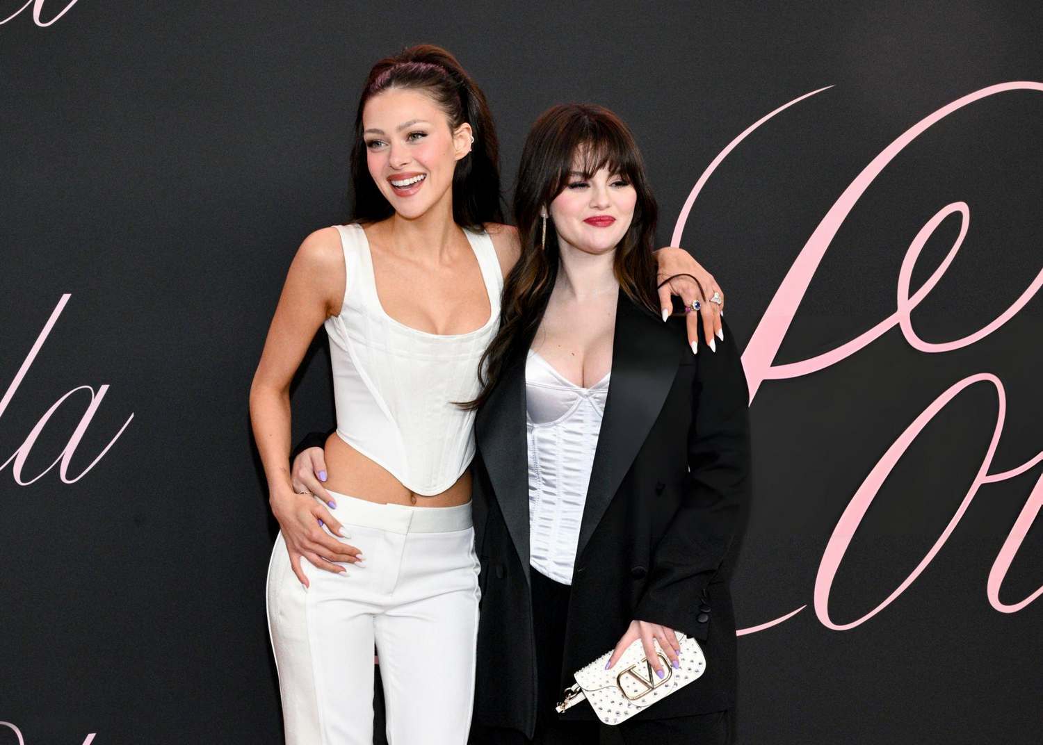 Selena_Gomez_-_At_the_Premiere_of__Lola__in_Los_Angeles_February_32C_202433.jpg