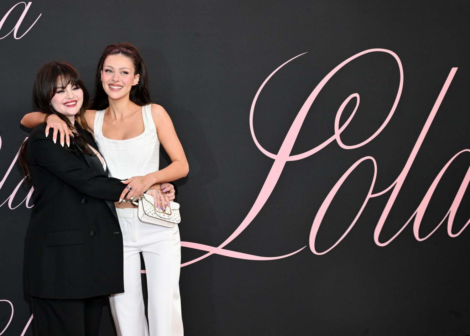 Selena_Gomez_-_At_the_Premiere_of__Lola__in_Los_Angeles_February_32C_202440.jpg