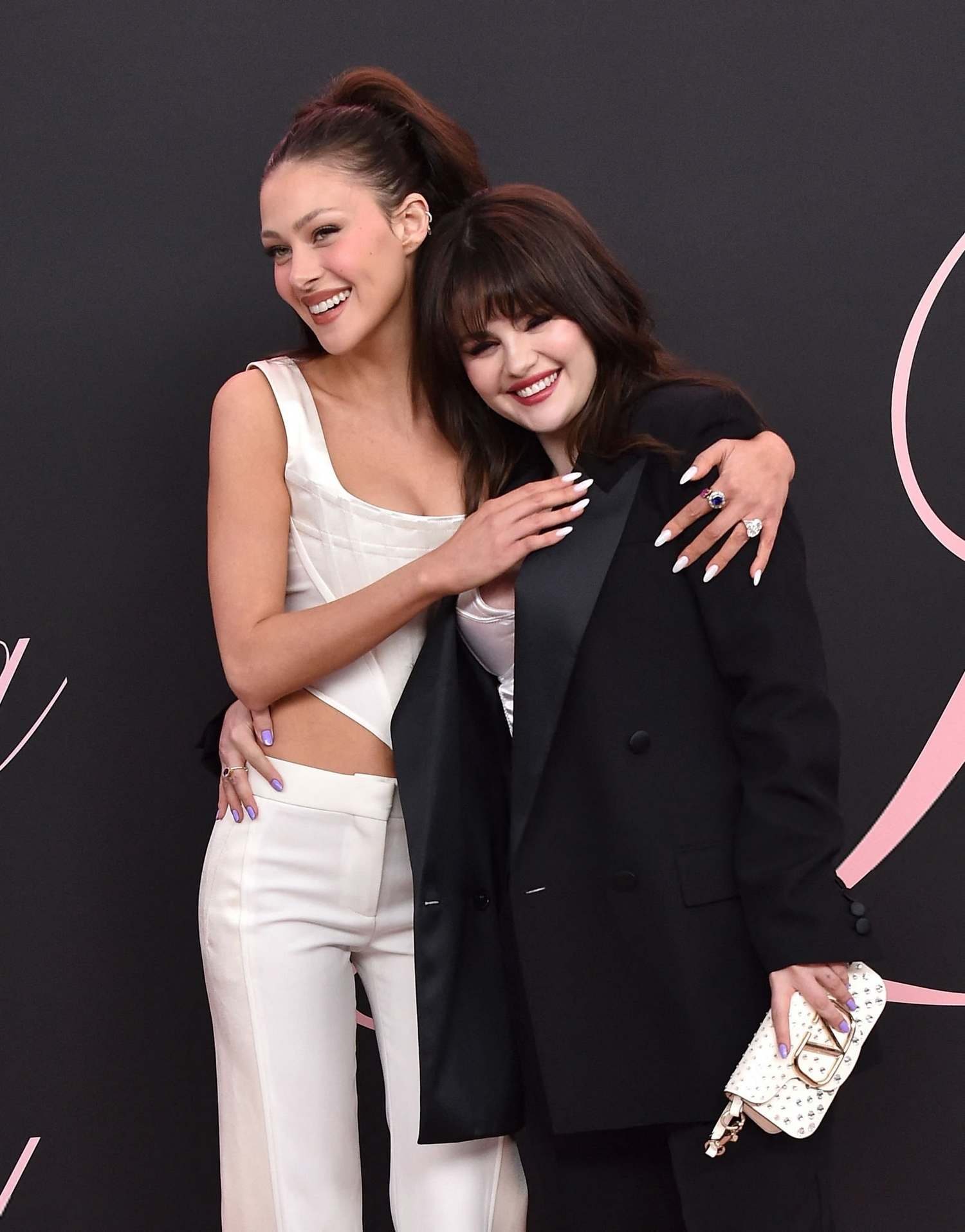 Selena_Gomez_-_At_the_Premiere_of__Lola__in_Los_Angeles_February_32C_202447.jpg