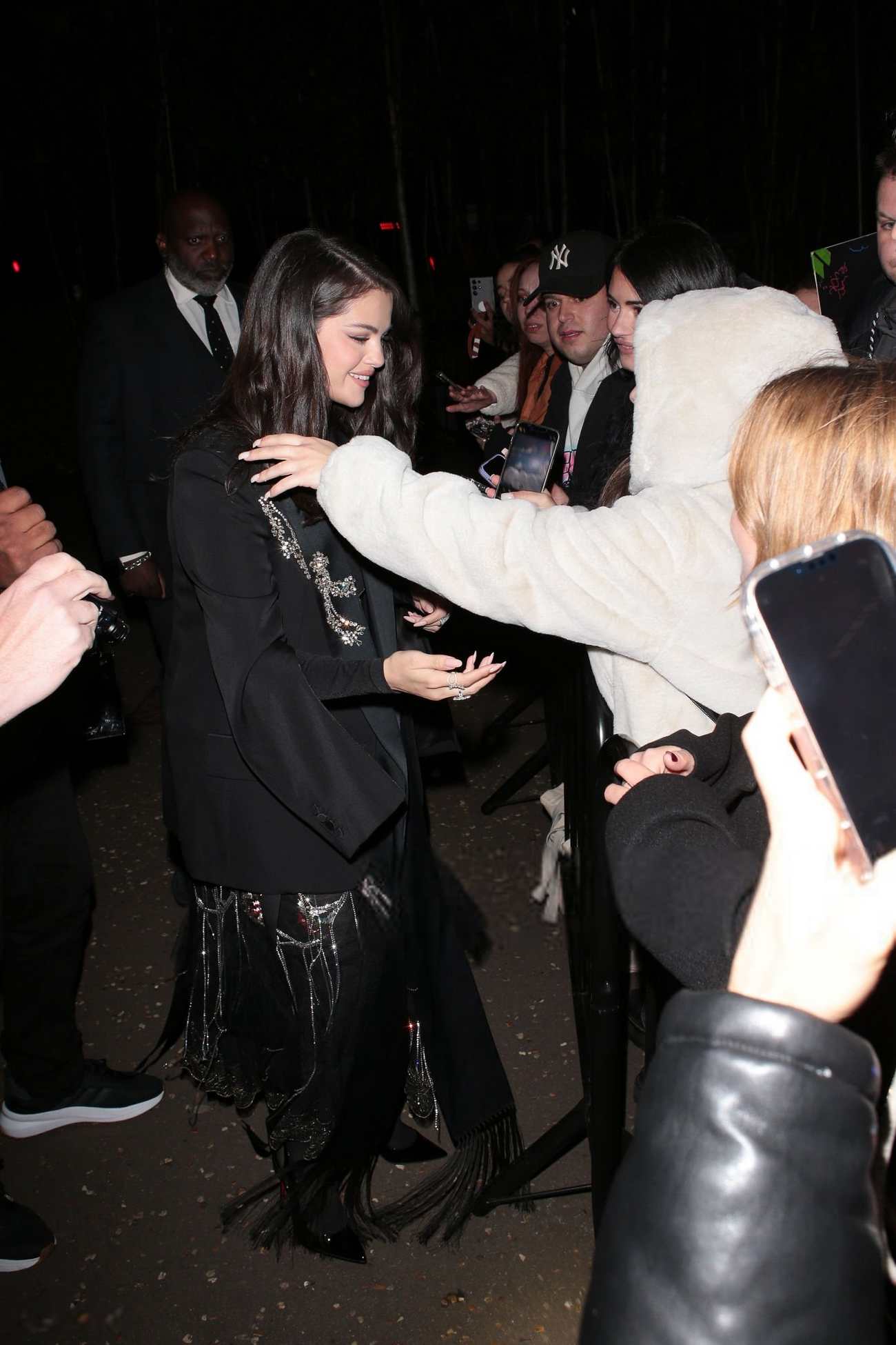 Selena_Gomez_-_Attends_the_Netflix_special_screening_of_Emilia_Perez_in_London_October_122C_2024_10.jpg