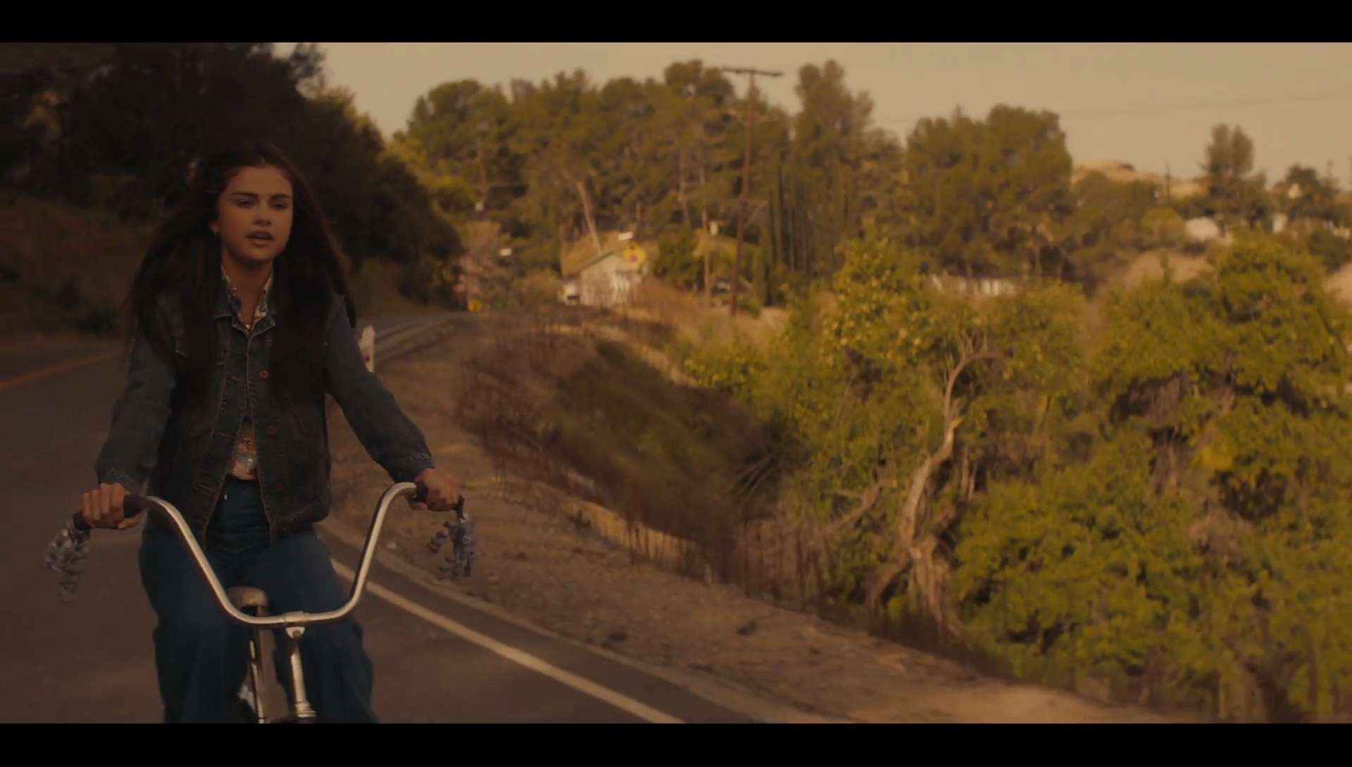 Selena_Gomez_-_Bad_Liar_MV_Screen_Captures-05.jpg