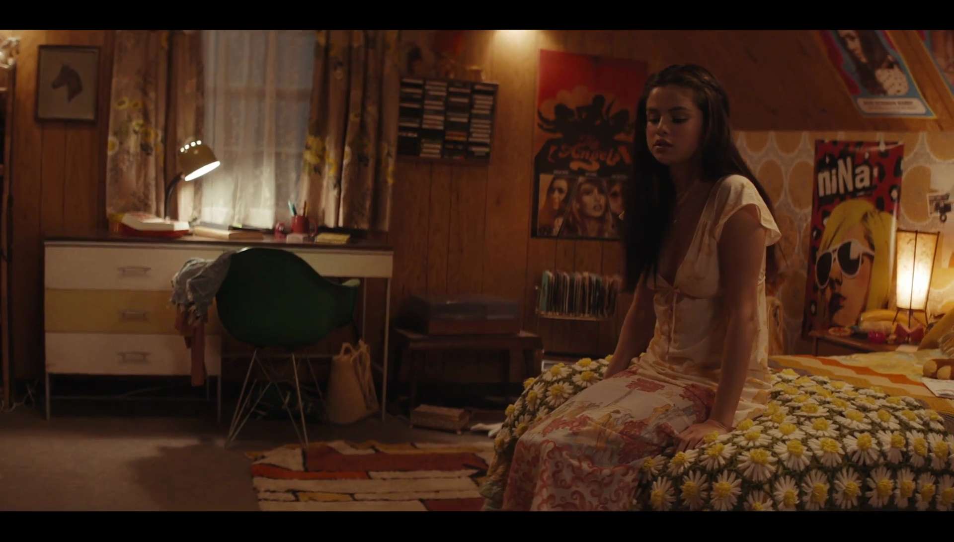 Selena_Gomez_-_Bad_Liar_MV_Screen_Captures-110.jpg