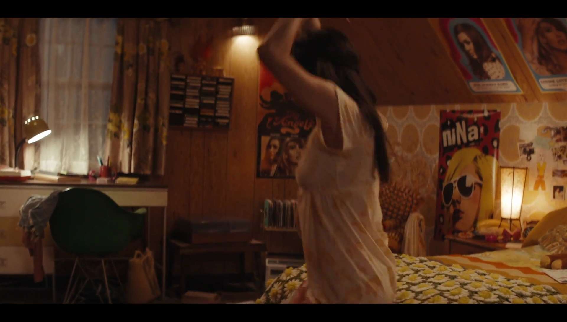 Selena_Gomez_-_Bad_Liar_MV_Screen_Captures-112.jpg