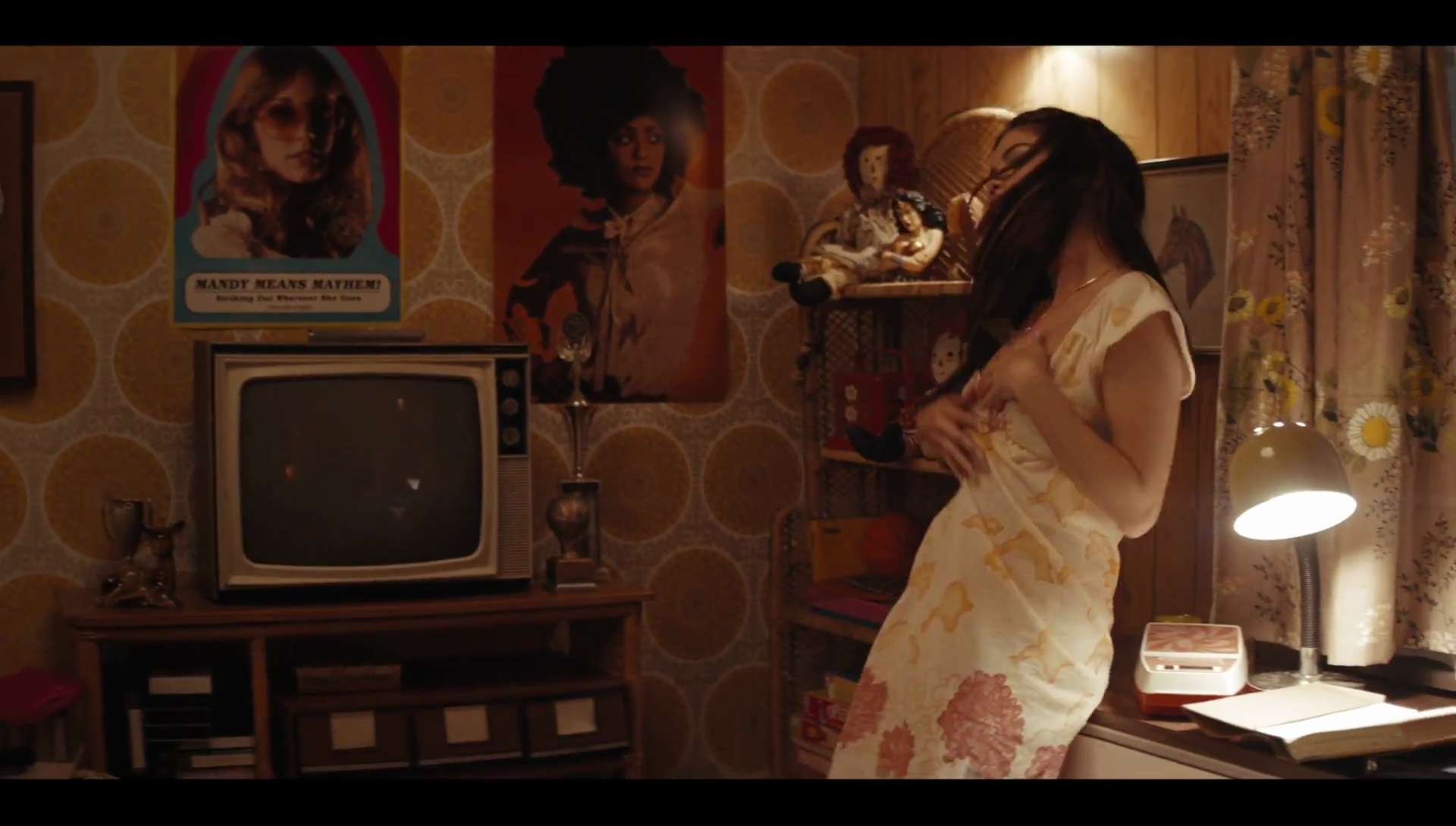 Selena_Gomez_-_Bad_Liar_MV_Screen_Captures-125.jpg