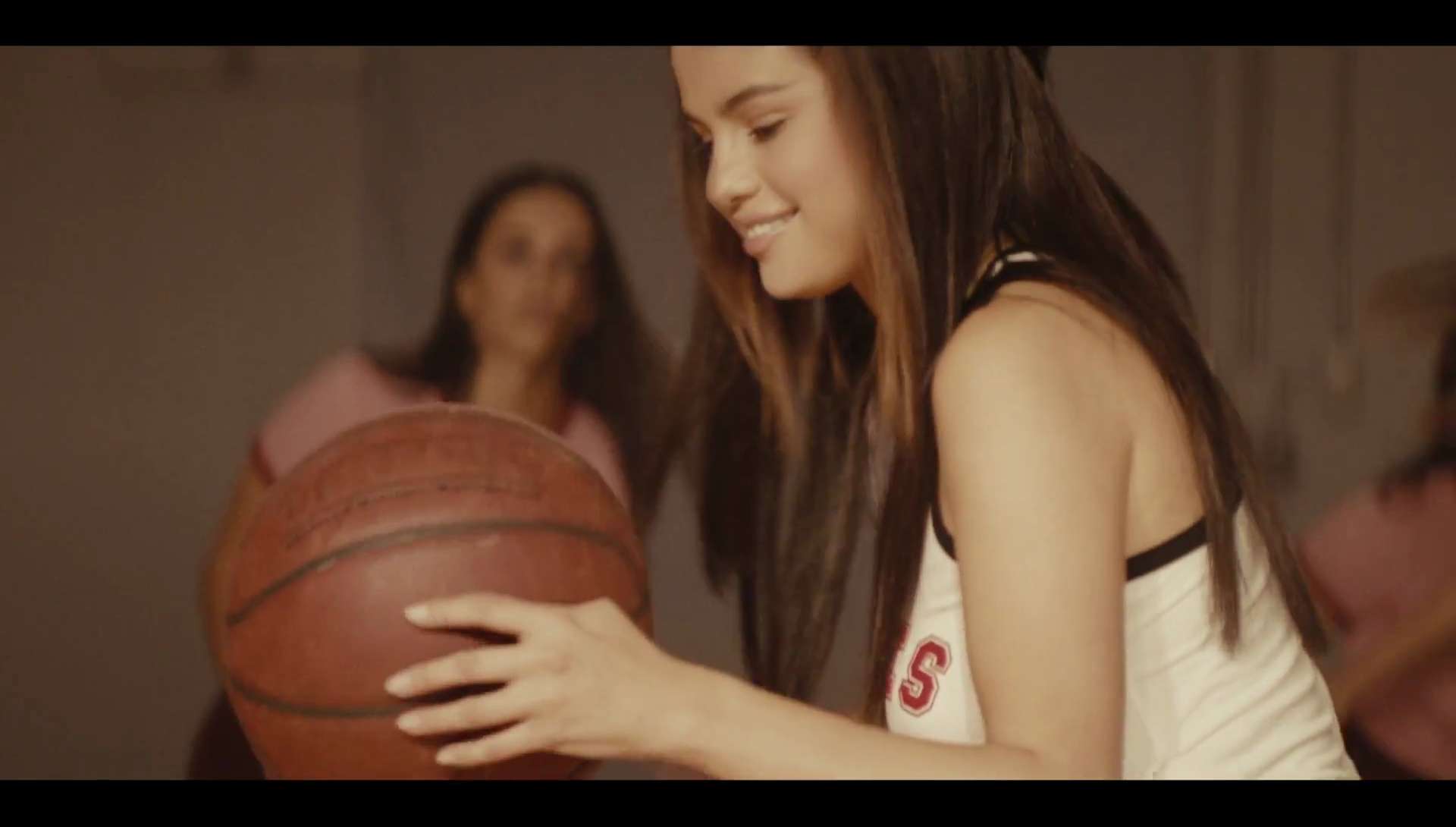 Selena_Gomez_-_Bad_Liar_MV_Screen_Captures-77.jpg