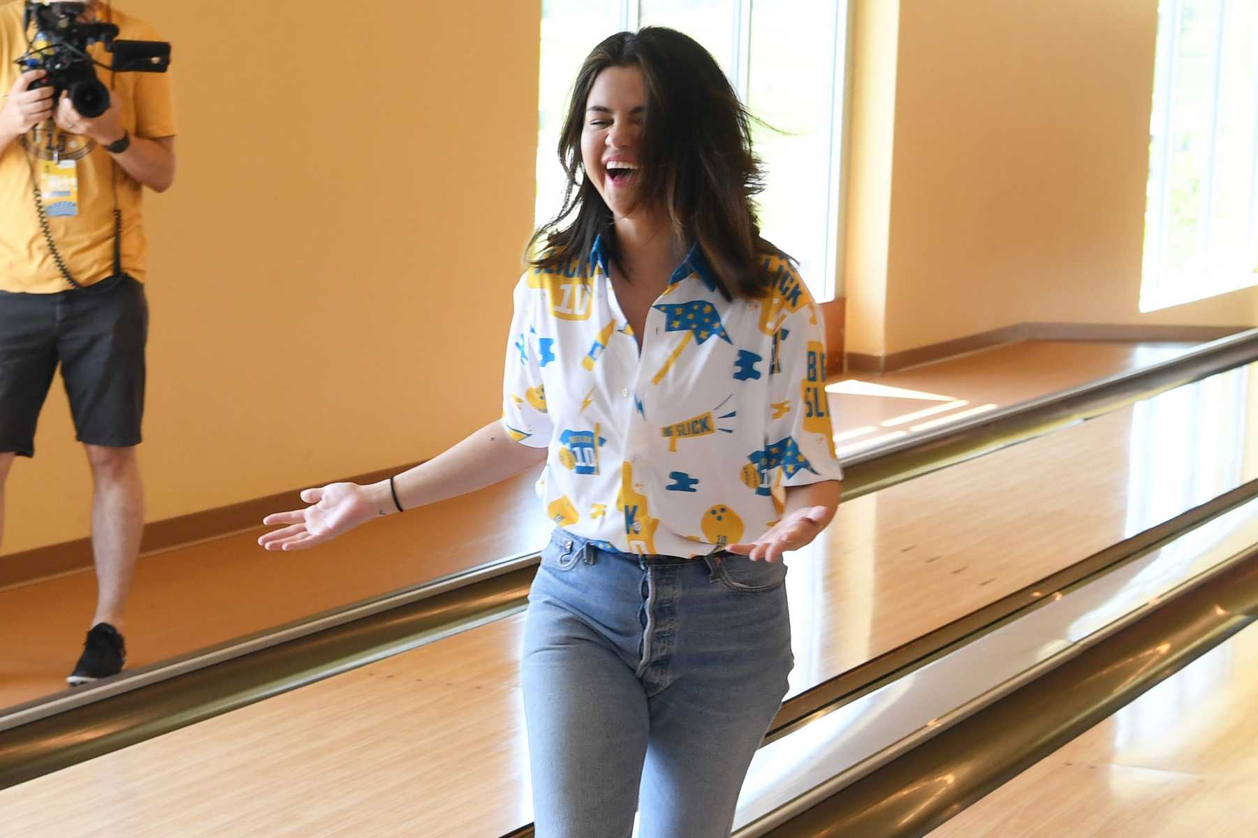 Selena_Gomez_-_Big_Slick_Celebrity_Weekend_Bowling_Tournament_06082019-05.jpg