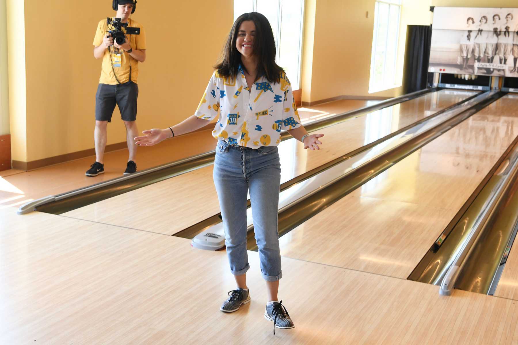 Selena_Gomez_-_Big_Slick_Celebrity_Weekend_Bowling_Tournament_06082019-06.jpg