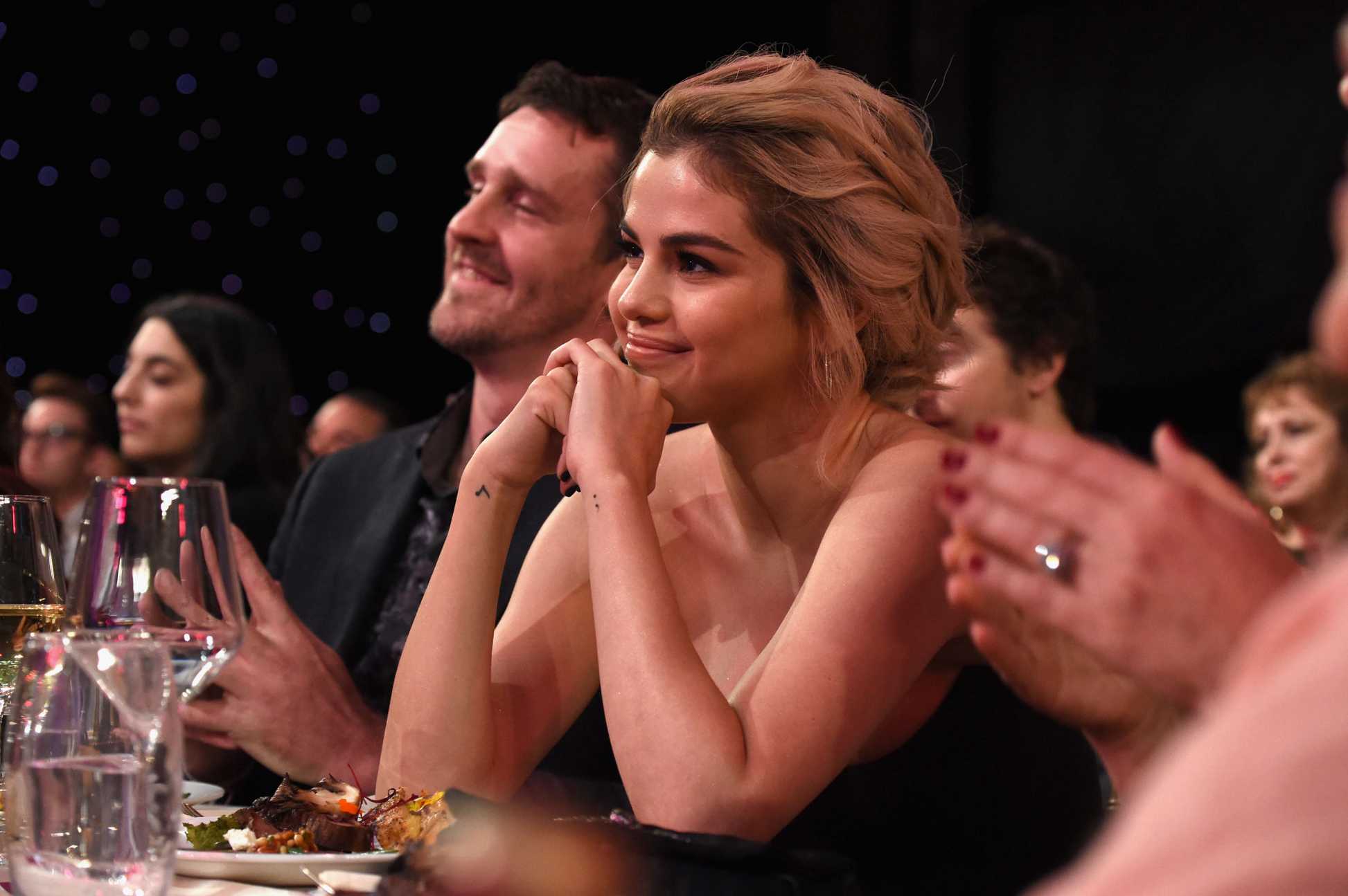 Selena_Gomez_-_Billboard_Women_in_Music_5BAudience5D_on_November_30-02.jpg