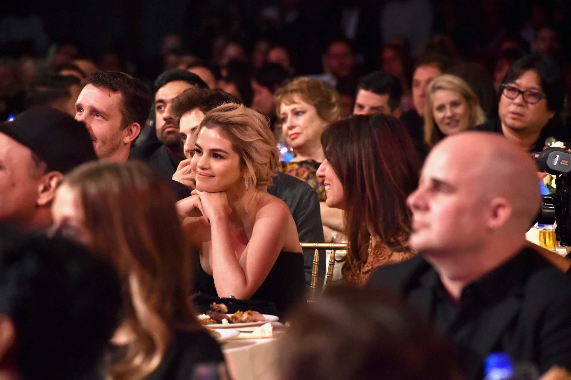 Selena_Gomez_-_Billboard_Women_in_Music_5BAudience5D_on_November_30-07.jpg