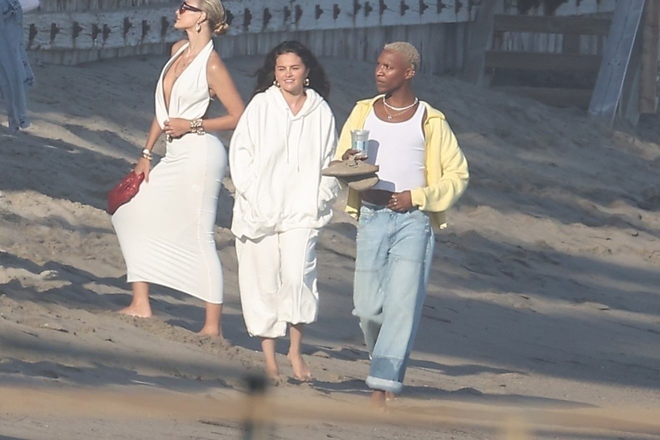 Selena_Gomez_-_Celebrating_the_Fourth_of_July_with_friends_and_family_in_Malibu_July_42C_2024_29.jpg