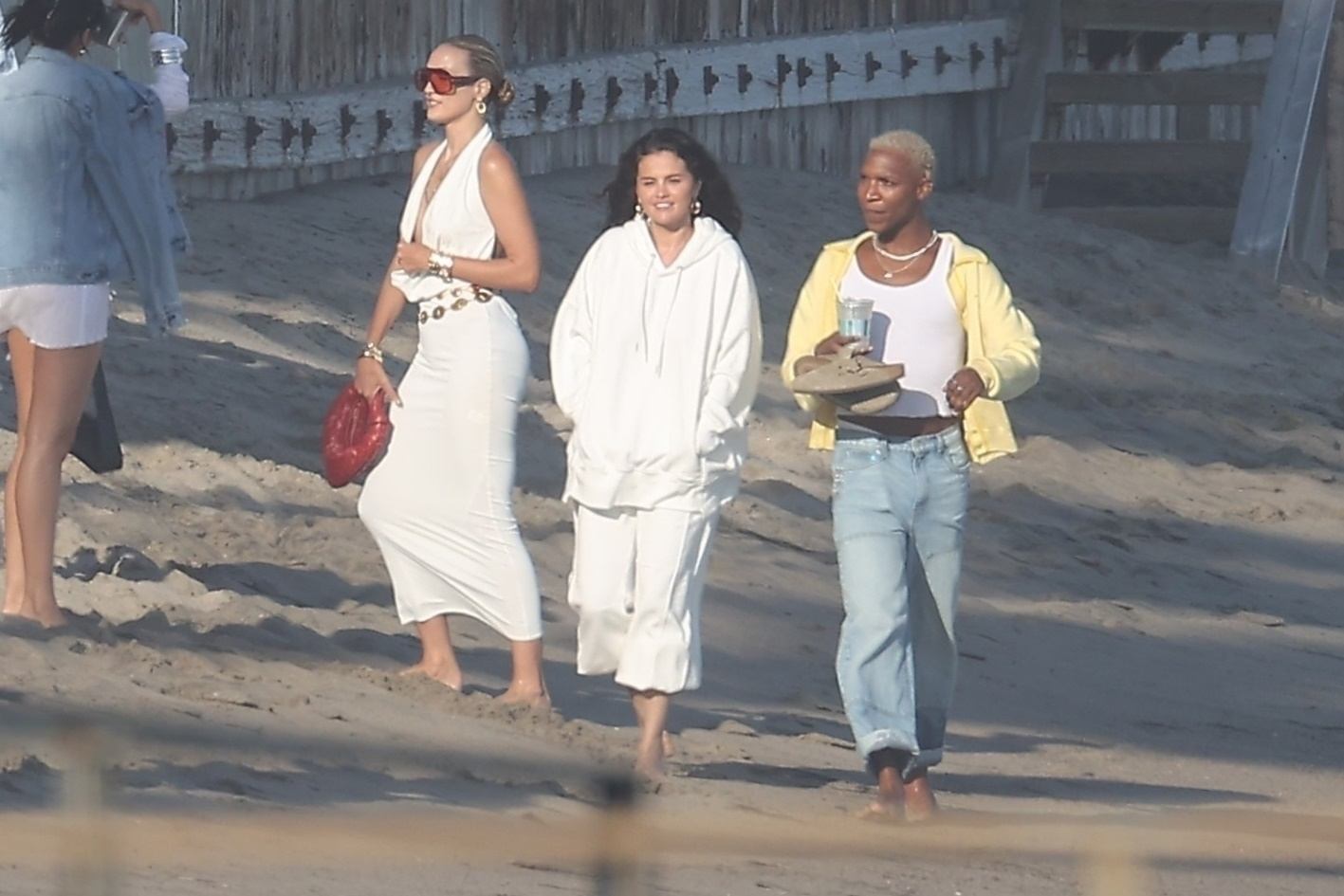 Selena_Gomez_-_Celebrating_the_Fourth_of_July_with_friends_and_family_in_Malibu_July_42C_2024_41.jpg