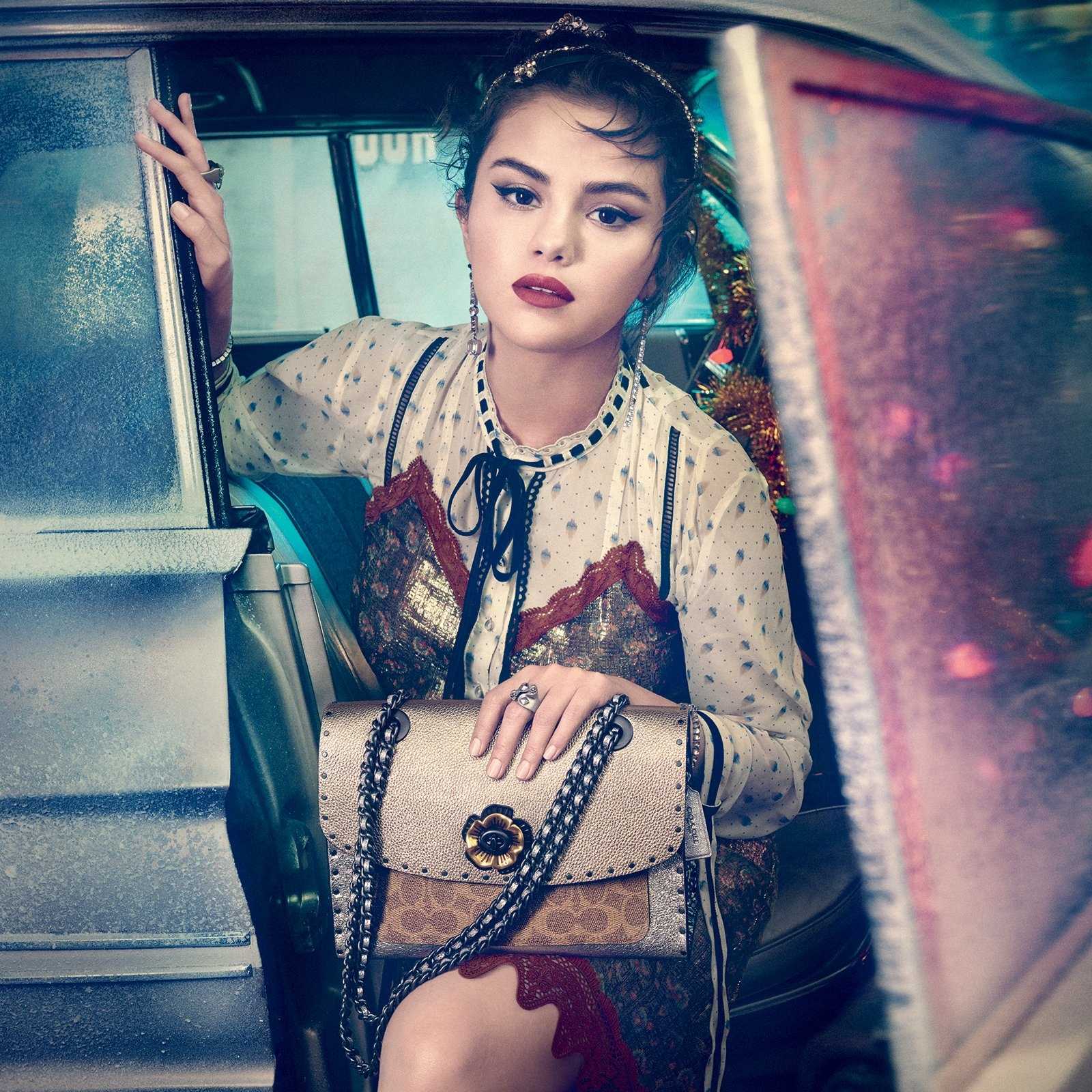 Selena_Gomez_-_Coach_2018_Holiday_Campaign_-_Coach27s_Holiday_Ads-01.jpg