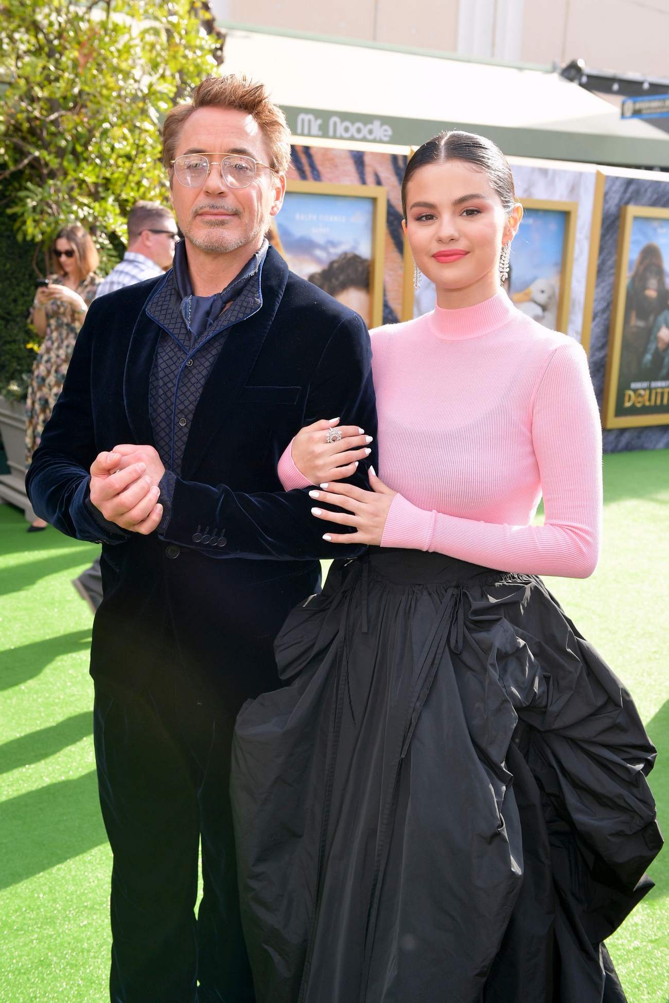 Selena_Gomez_-_Dolittle_Premiere_in_Westwood2C_CA__0111202-13.jpg