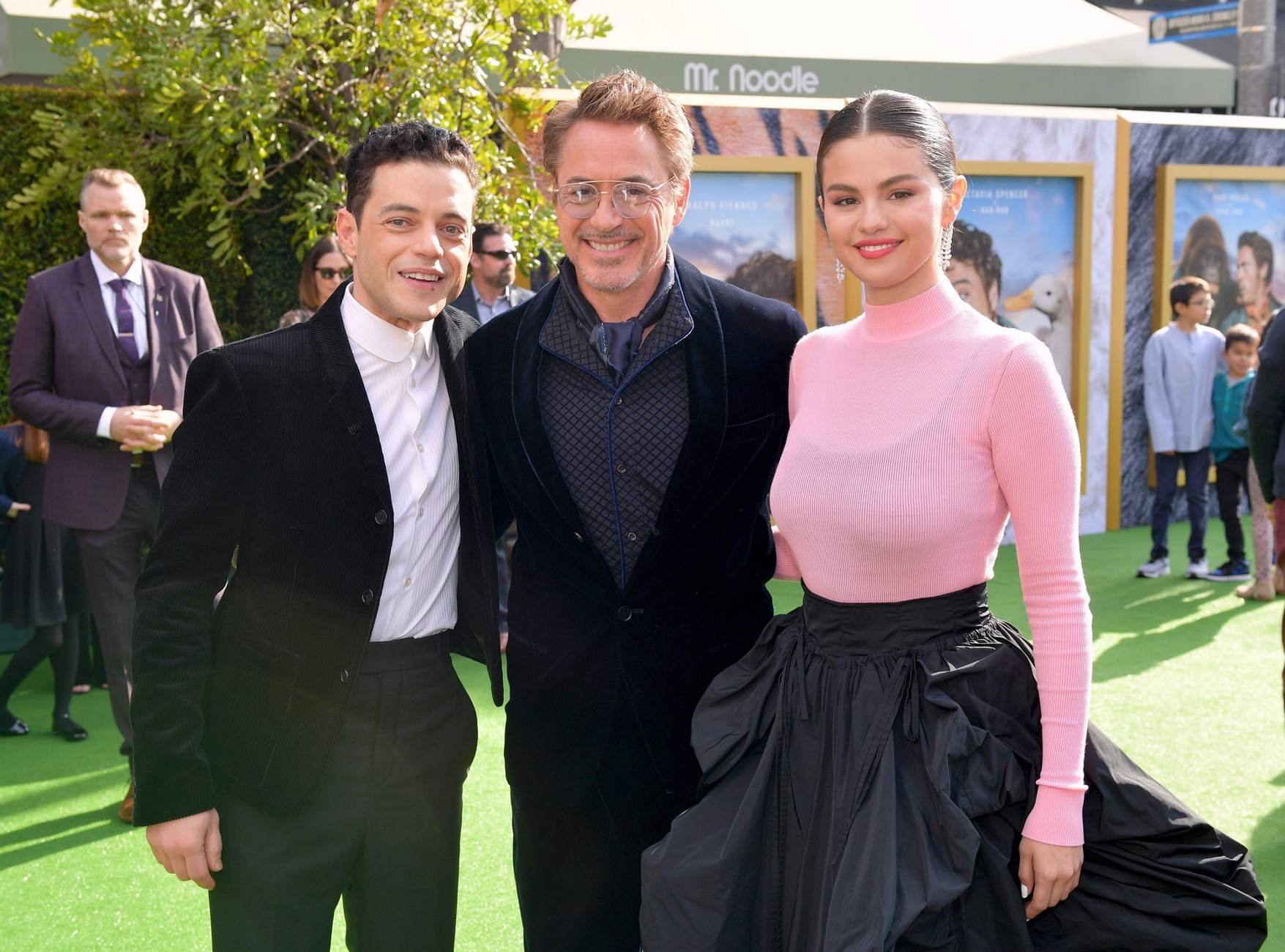 Selena_Gomez_-_Dolittle_Premiere_in_Westwood2C_CA__0111202-14.jpg