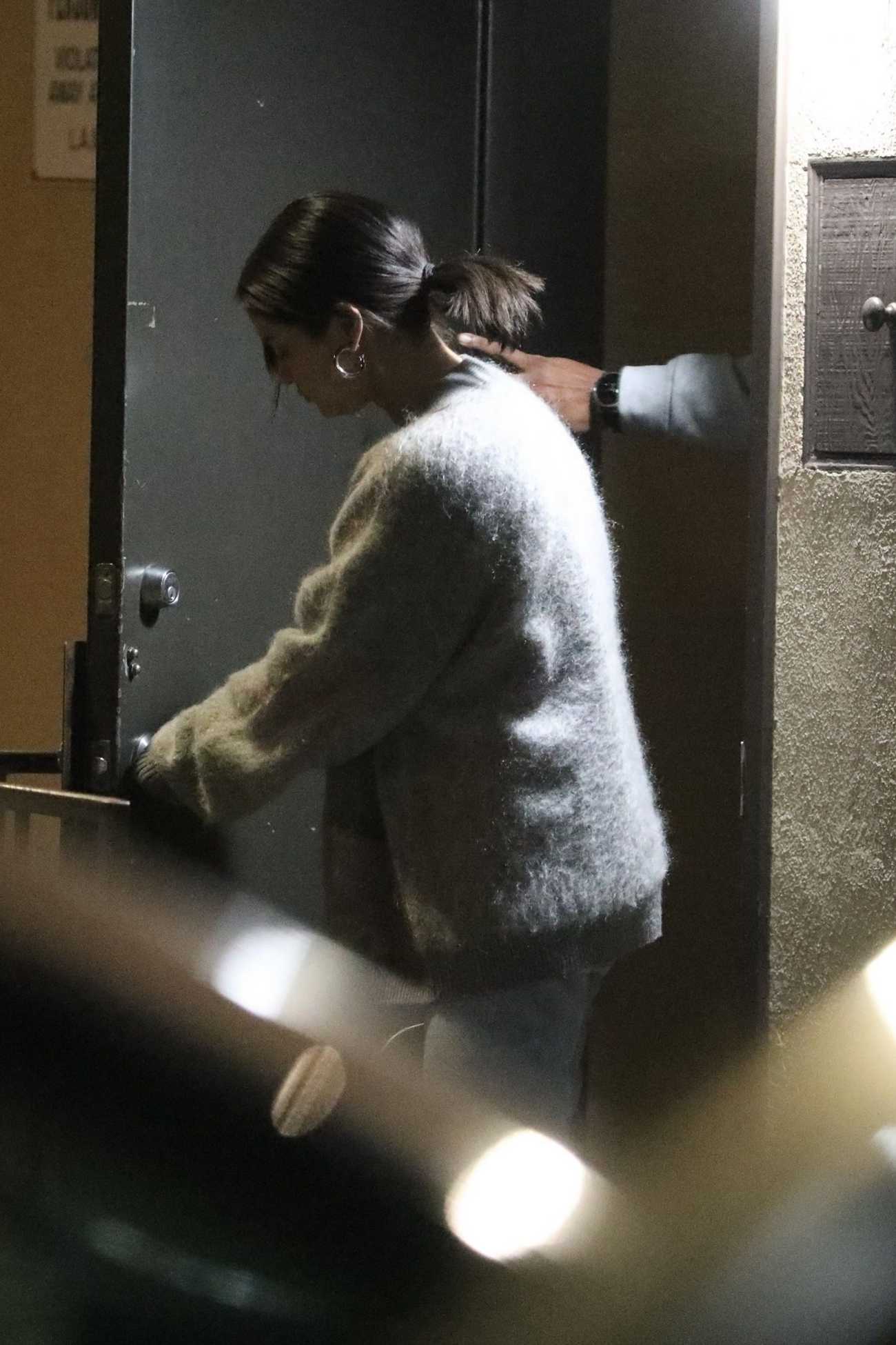Selena_Gomez_-_Emerging_from_the_recording_studio_in_LA_February_272C_2019-05.jpg