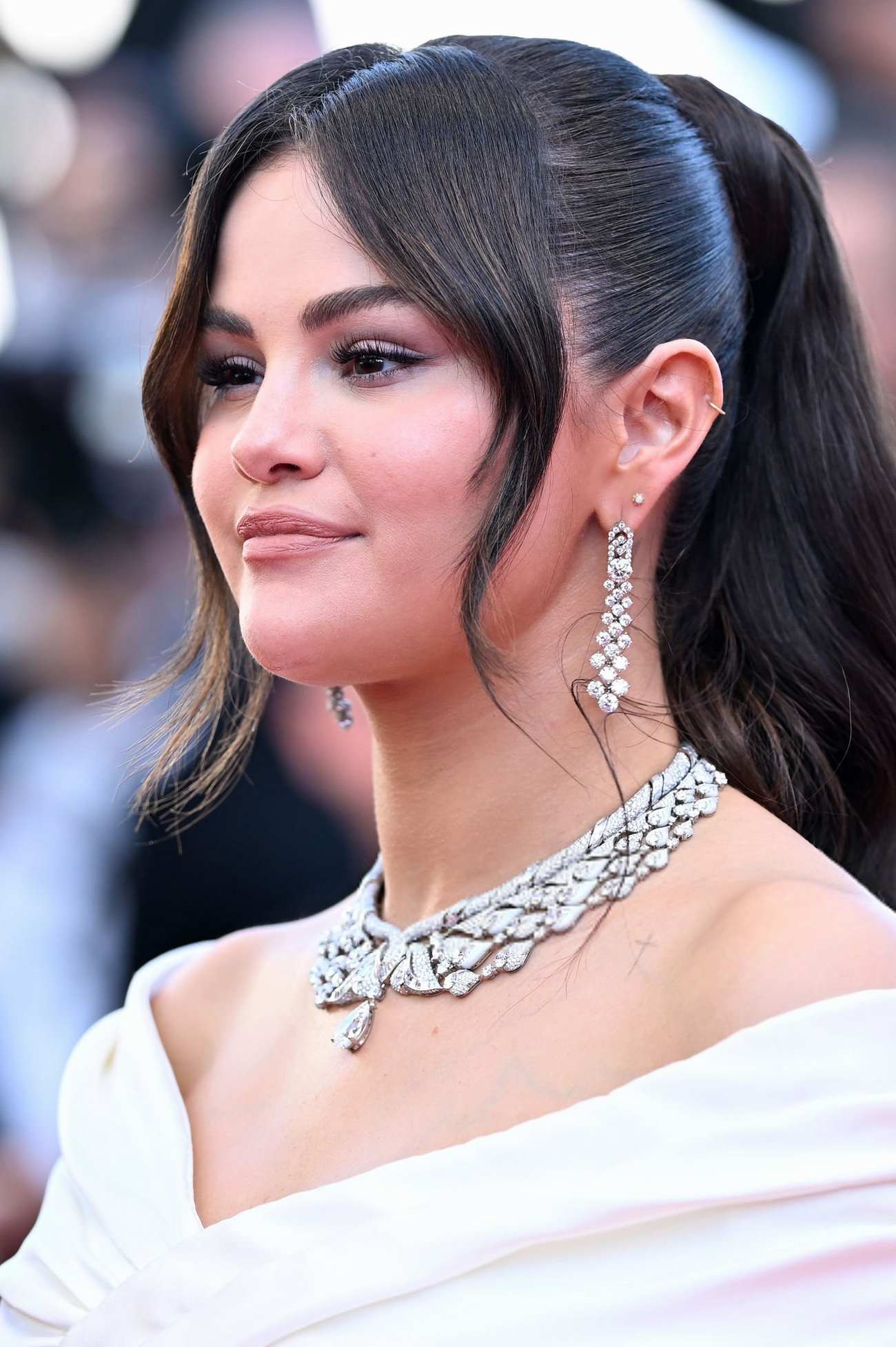 Selena_Gomez_-_Emilia_Perez_Premiere_at_the_77th_annual_Cannes_Film_Festival_on_May_18_05.jpg