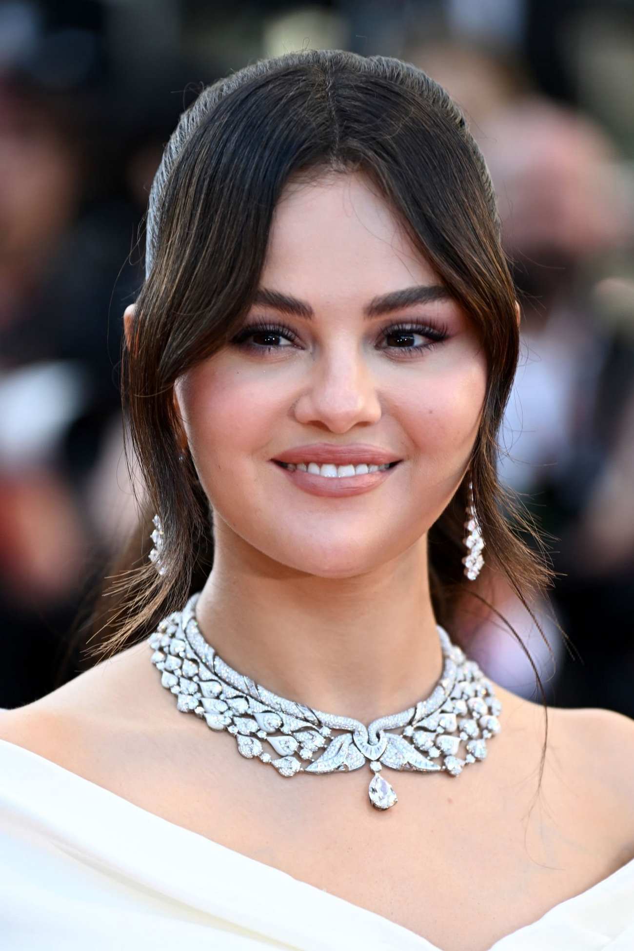 Selena_Gomez_-_Emilia_Perez_Premiere_at_the_77th_annual_Cannes_Film_Festival_on_May_18_29.jpg