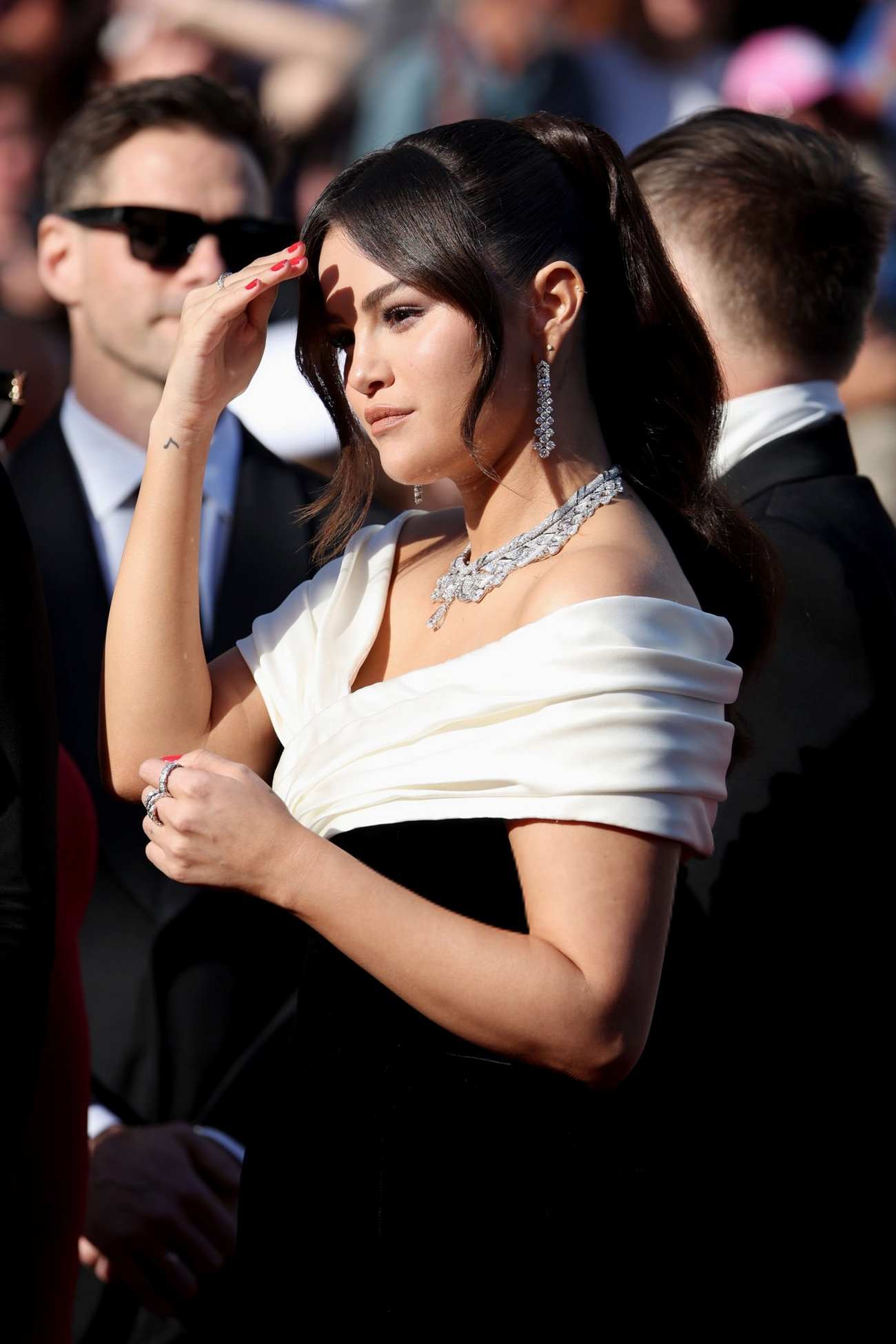 Selena_Gomez_-_Emilia_Perez_Premiere_at_the_77th_annual_Cannes_Film_Festival_on_May_18_56.jpg