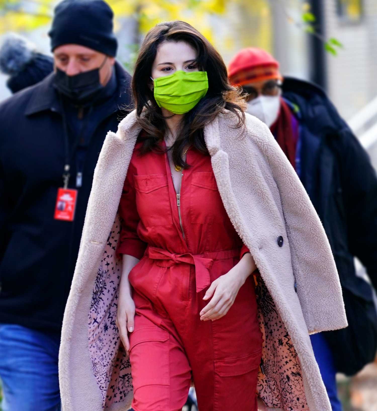 Selena_Gomez_-_Filming_Only_Murders_In_The_Building_in_New_York_City_28December_72C_202029-33.jpg