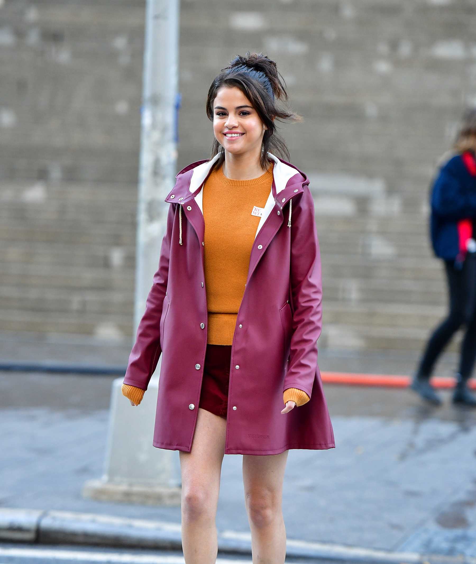 Selena_Gomez_-_Filming_Woody_Allen_film_in_NYC_on_October_4-10.jpg