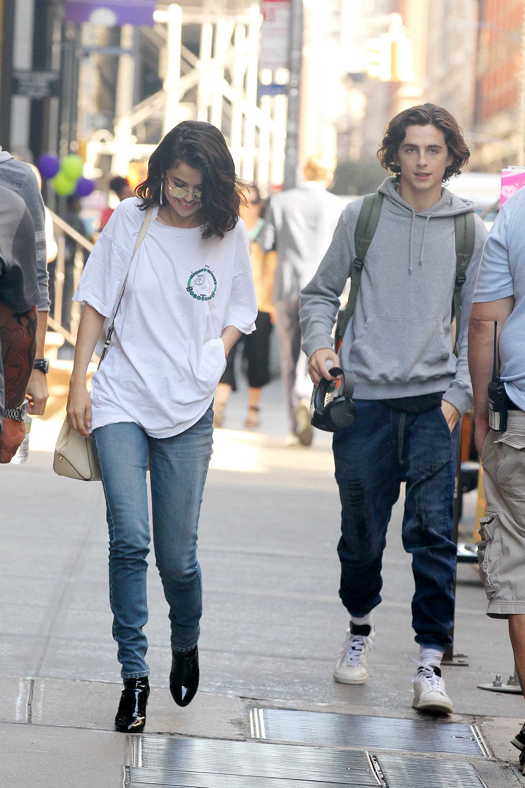 Selena_Gomez_-_Filming_Woody_Allen_film_in_NYC_on_September_22-02.jpg