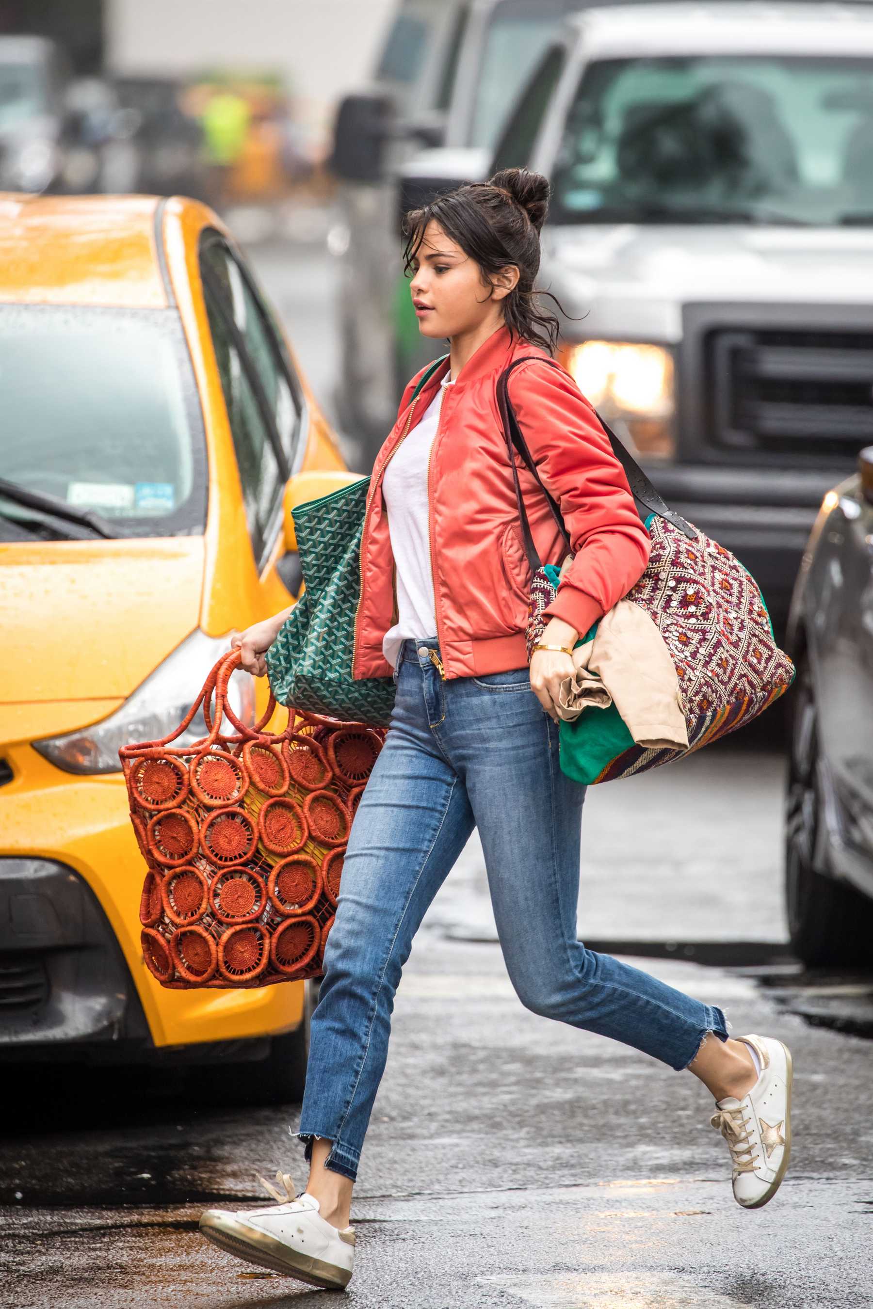Selena_Gomez_-_Filming_Woody_Allen_film_with_her_puppy_in_NYC_on_September_19-36.jpg