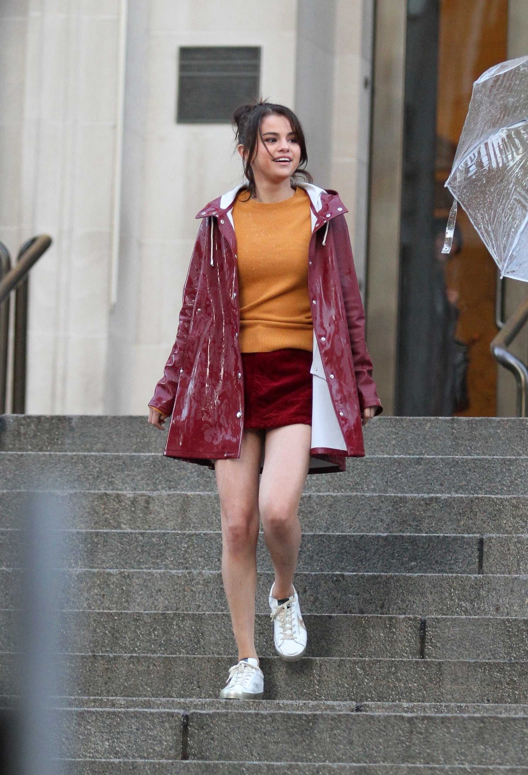 Selena_Gomez_-_Filming_Woody_Allen_in_NYC_on_October_3-29.jpg