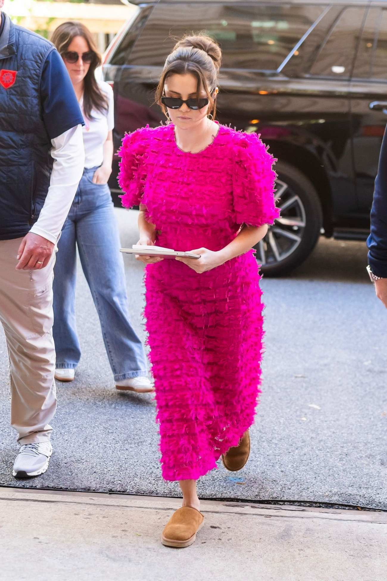 Selena_Gomez_-_Filming__Only_Murders_In_The_Building__in_New_York_May_292C_2024_01.jpg