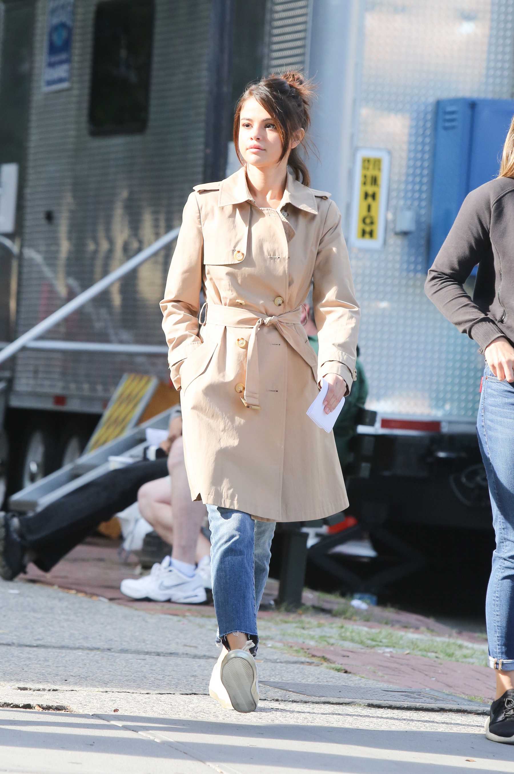 Selena_Gomez_-_Filming_new_Woody_Allen_movie_in_NYC_on_September_11-36.jpg