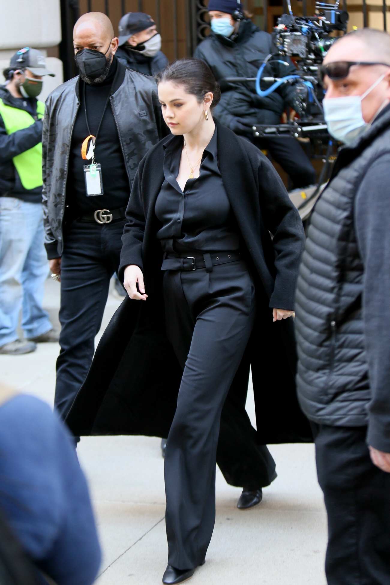 Selena_Gomez_-_Filming_scenes_for__Only_Murders_In_The_Building__In_New_York_City_March_102C_2021_13.jpg