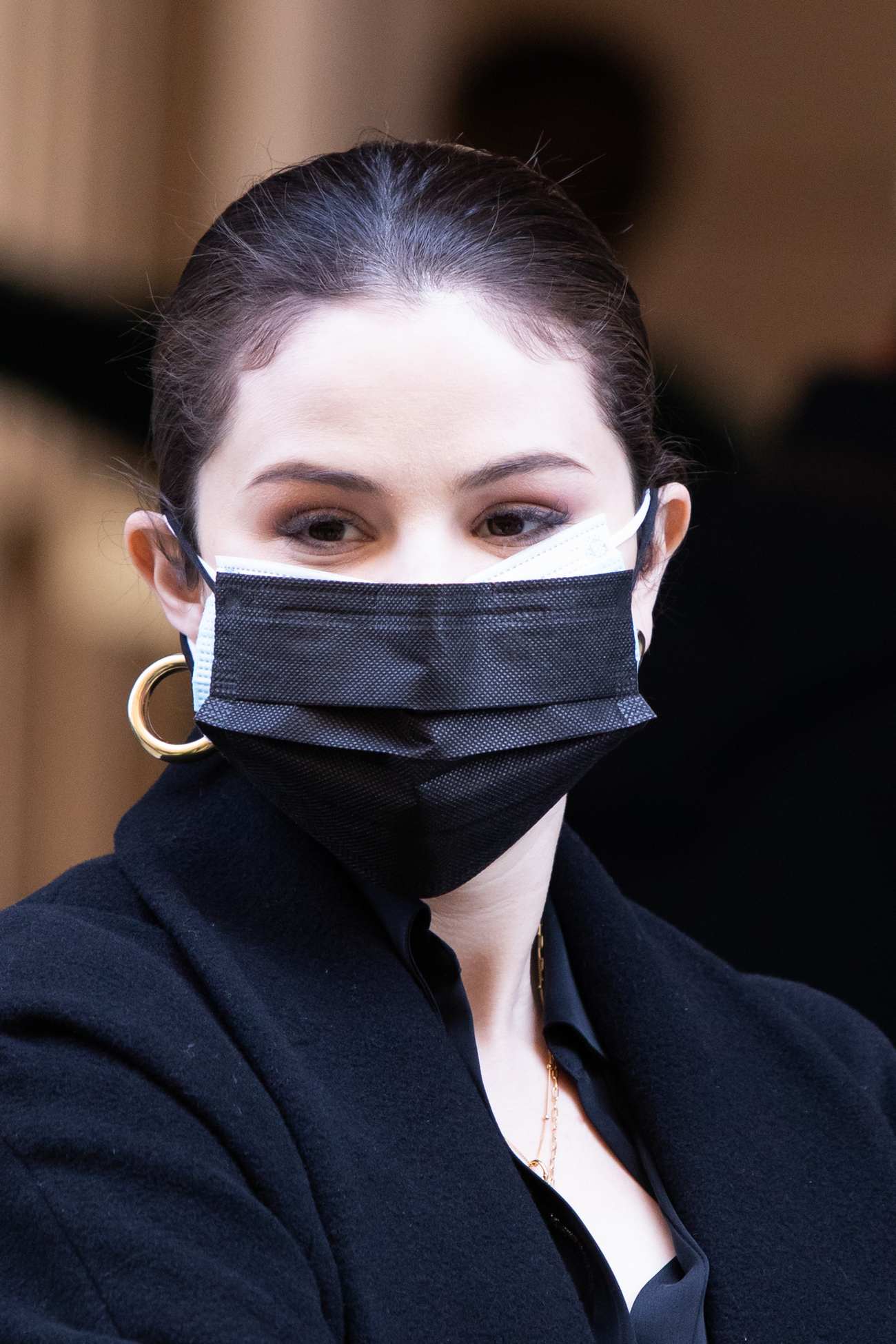 Selena_Gomez_-_Filming_scenes_for__Only_Murders_In_The_Building__In_New_York_City_March_102C_2021_15.jpg