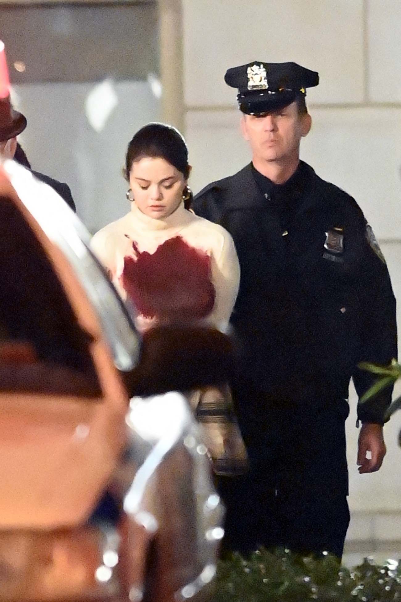 Selena_Gomez_-_Filming_scenes_for__Only_Murders_In_The_Building__in_New_York_April_102C_2021_01.jpg
