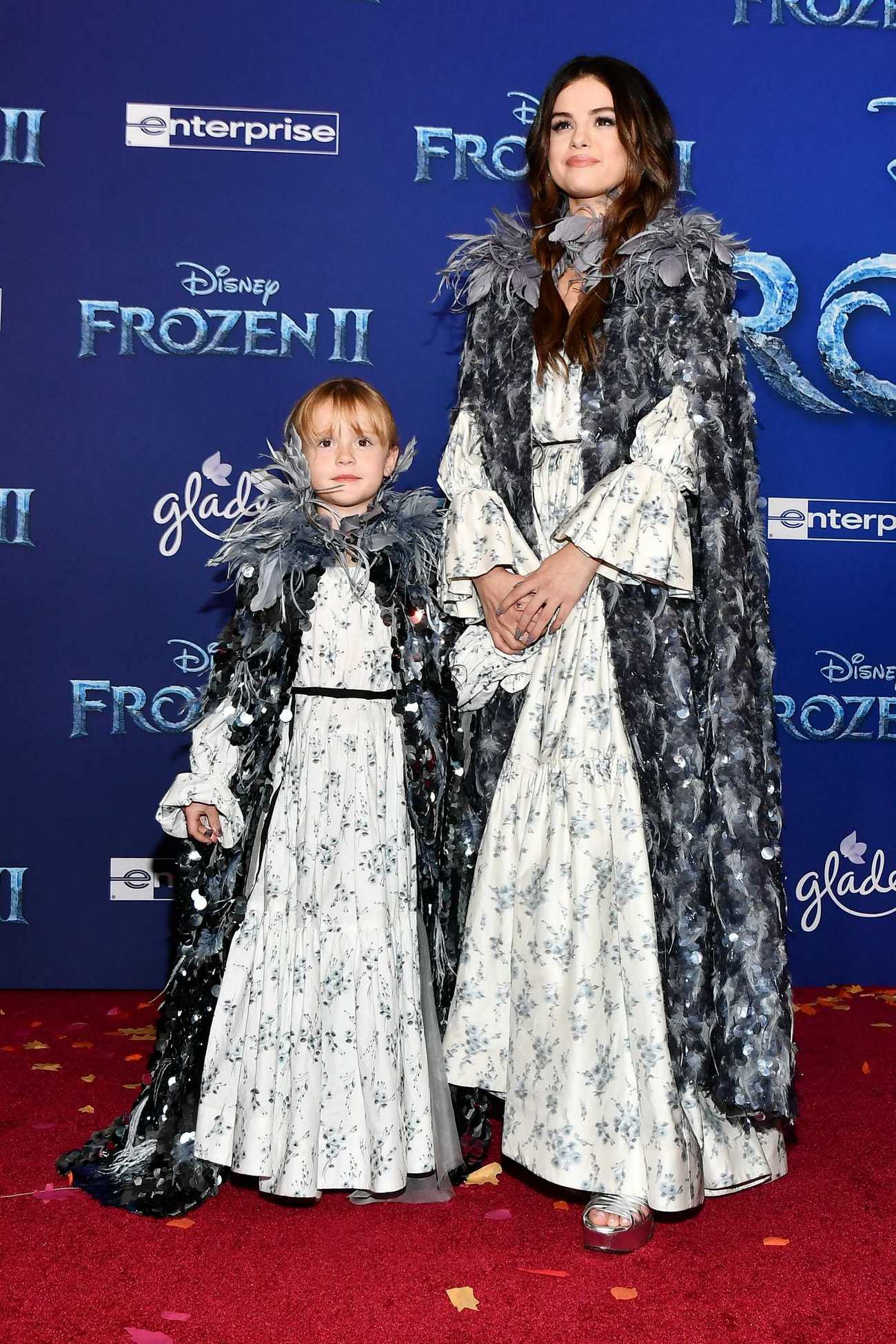 Selena_Gomez_-_Frozen_2_premiere_in_Hollywood_November_72C_2019-02.jpg