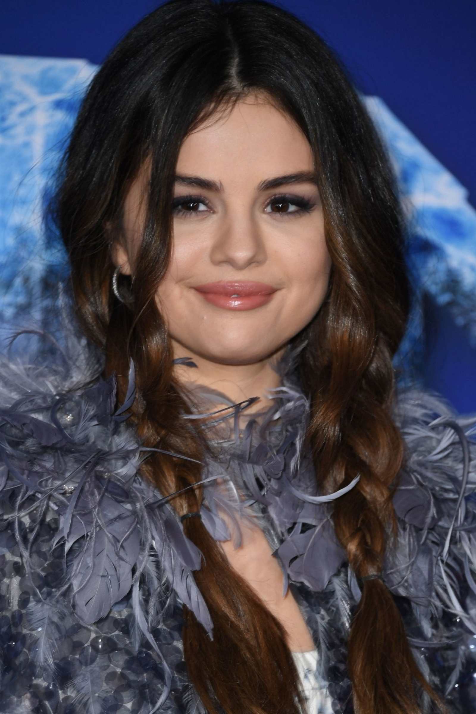 Selena_Gomez_-_Frozen_2_premiere_in_Hollywood_November_72C_2019-08.jpg