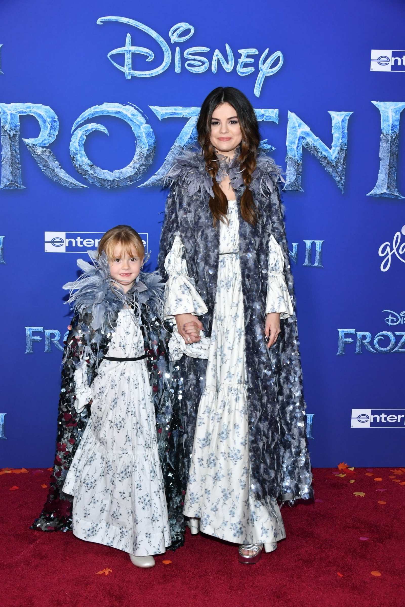 Selena_Gomez_-_Frozen_2_premiere_in_Hollywood_November_72C_2019-12.jpg