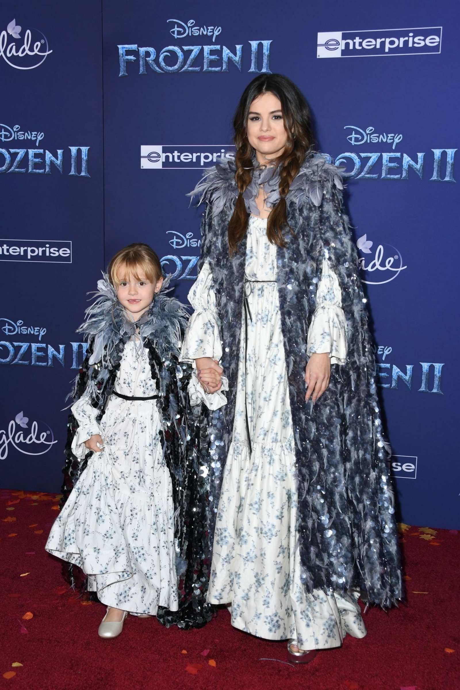 Selena_Gomez_-_Frozen_2_premiere_in_Hollywood_November_72C_2019-13.jpg