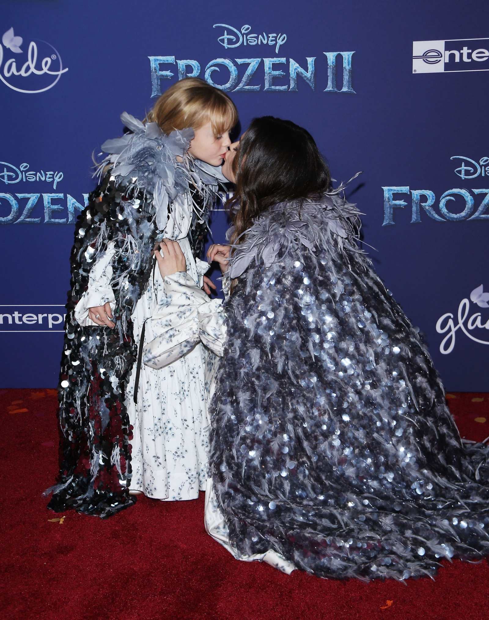 Selena_Gomez_-_Frozen_2_premiere_in_Hollywood_November_72C_2019-23.jpg