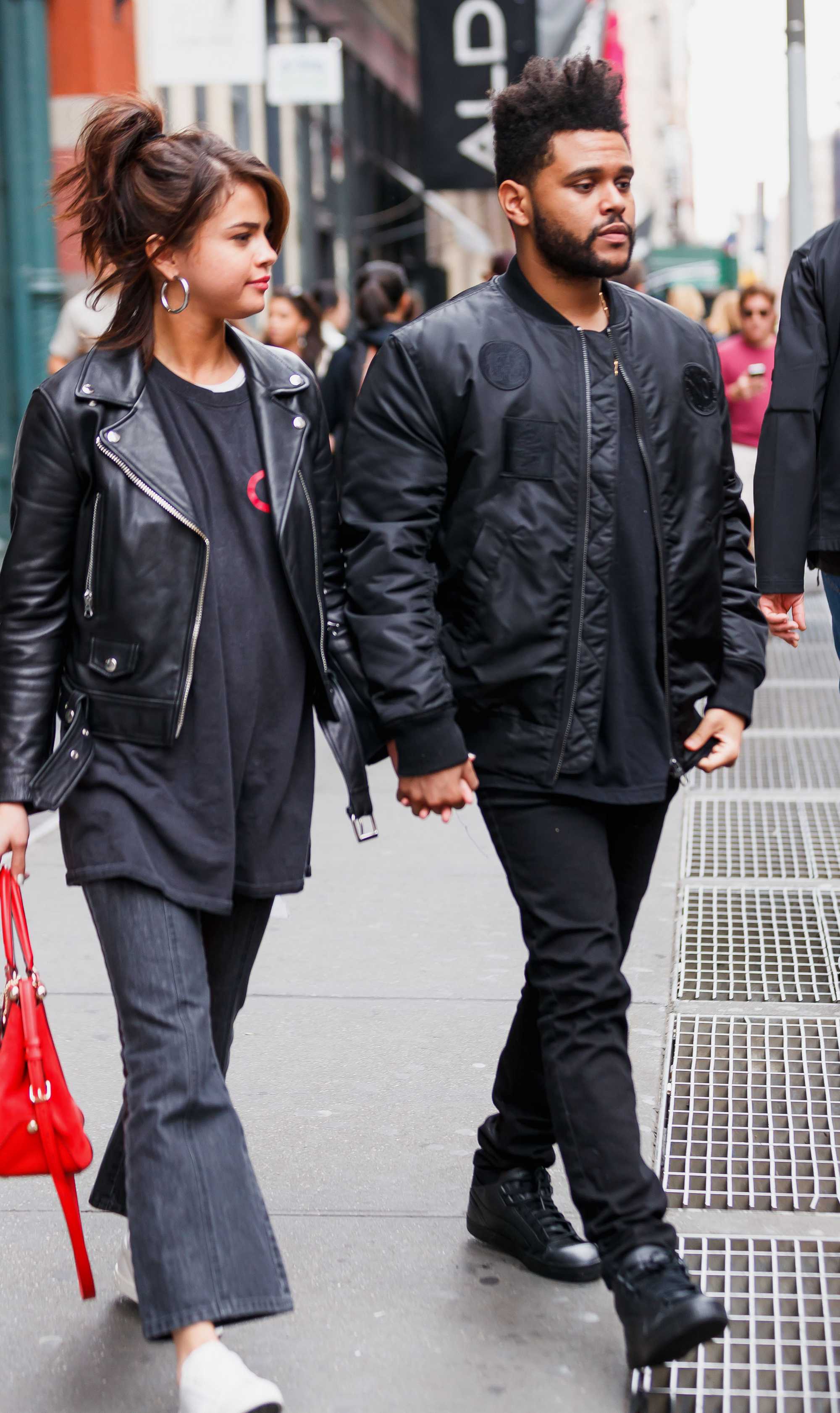 Selena_Gomez_-_Going_shopping_with_The_Weeknd_in_New_York_on_September_2-15.jpg