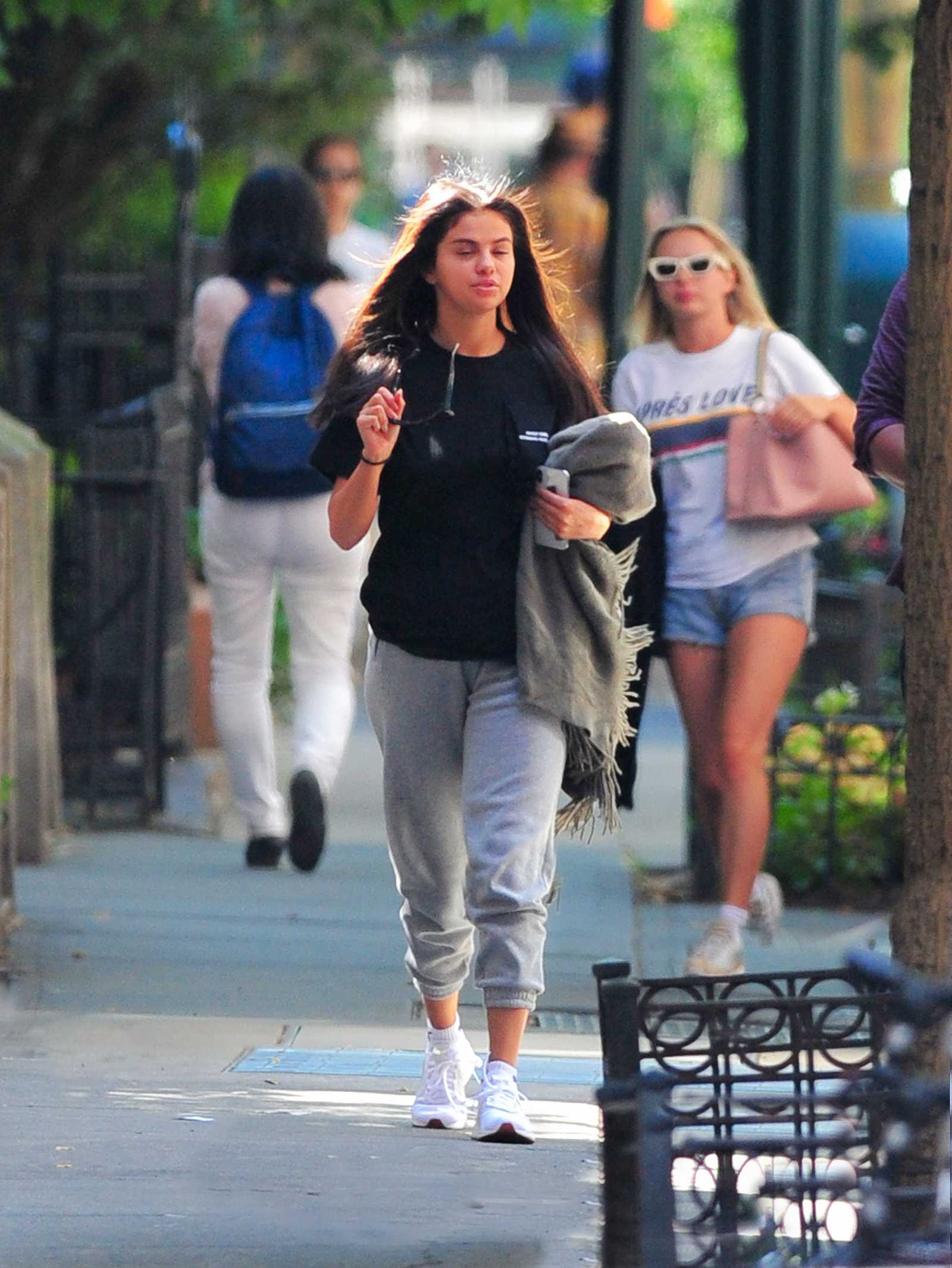 Selena_Gomez_-_In_NYC_July_102C_2018-02.jpg