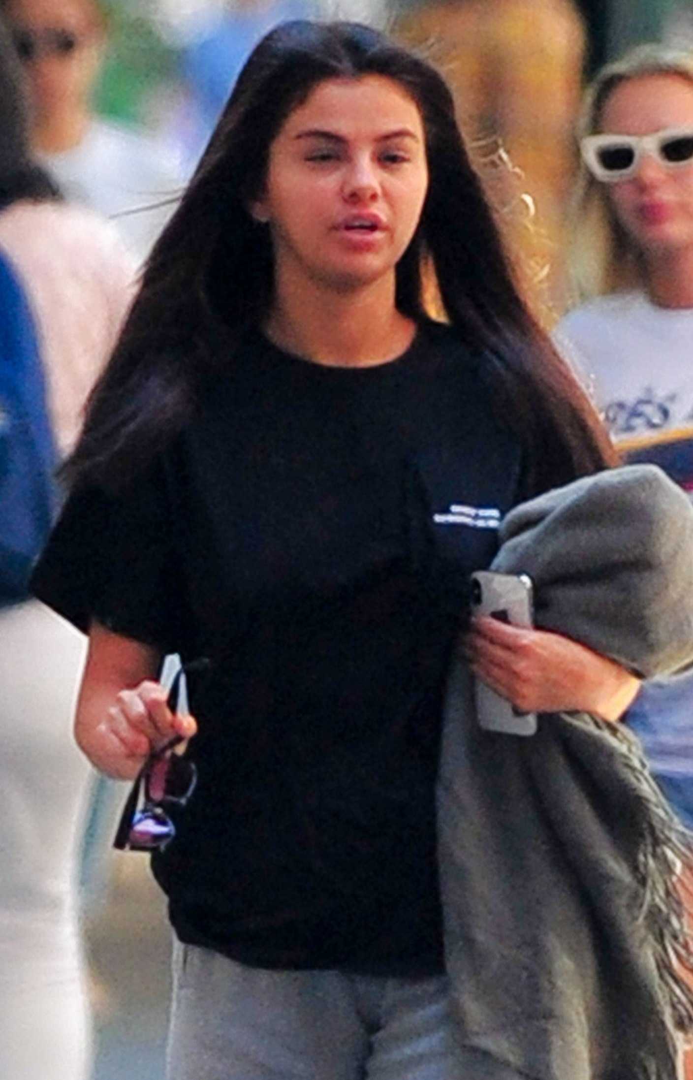 Selena_Gomez_-_In_NYC_July_102C_2018-03.jpg
