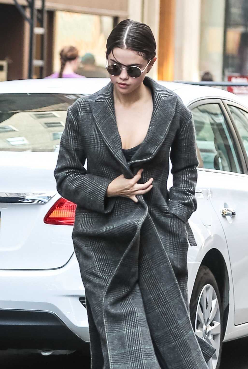 Selena_Gomez_-_In_NYC_on_September_16-11.jpg
