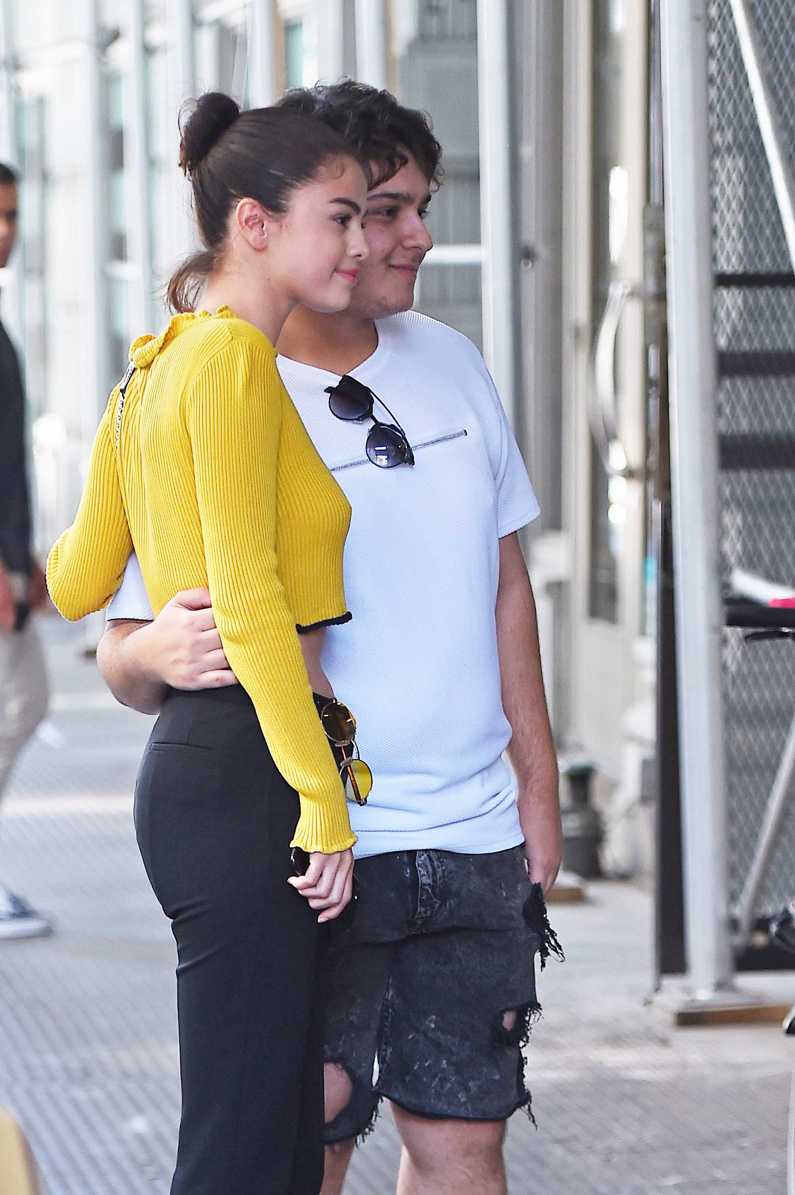 Selena_Gomez_-_In_NYC_on_September_27-43.jpg