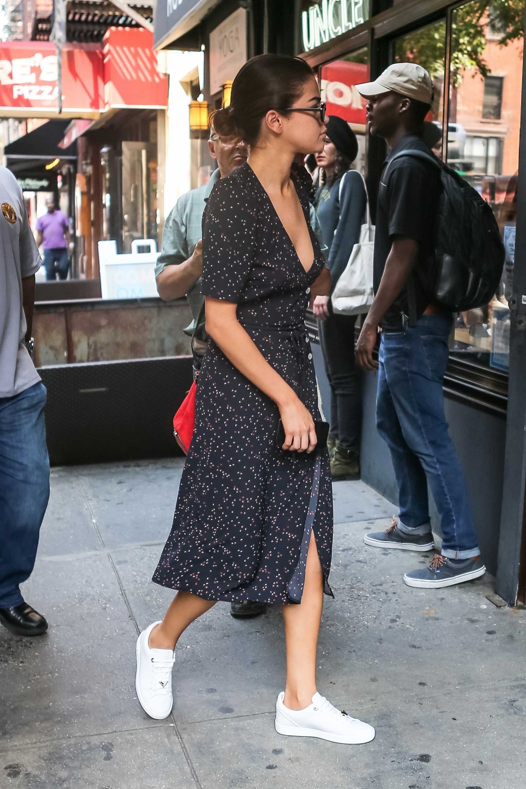 Selena_Gomez_-_In_NYC_on_September_5-10.jpg