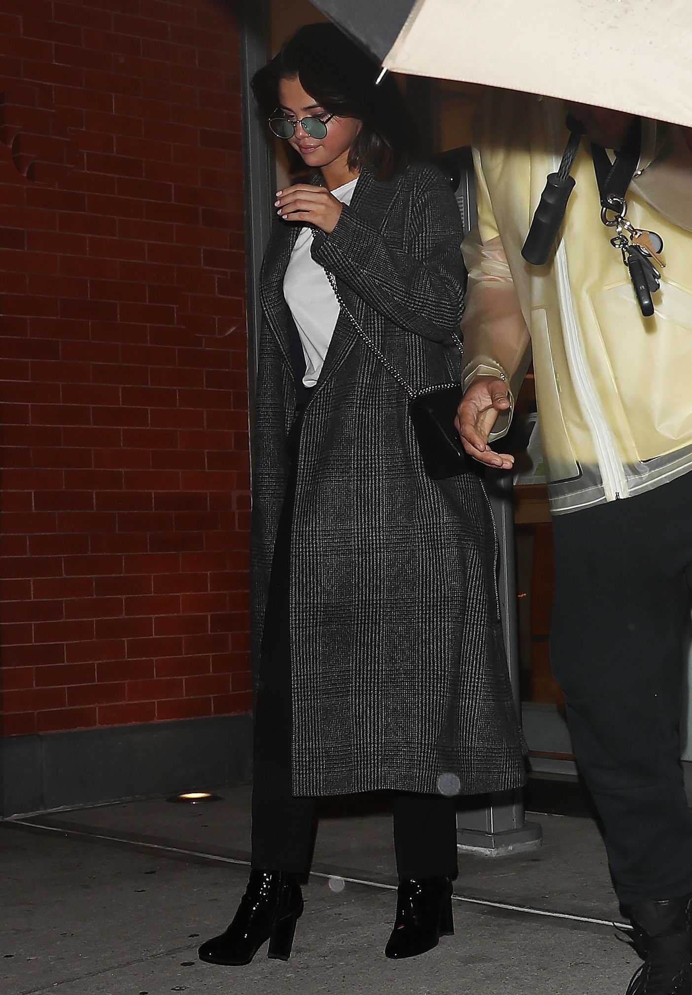 Selena_Gomez_-_In_New_York_City_on_September_6-01.jpg