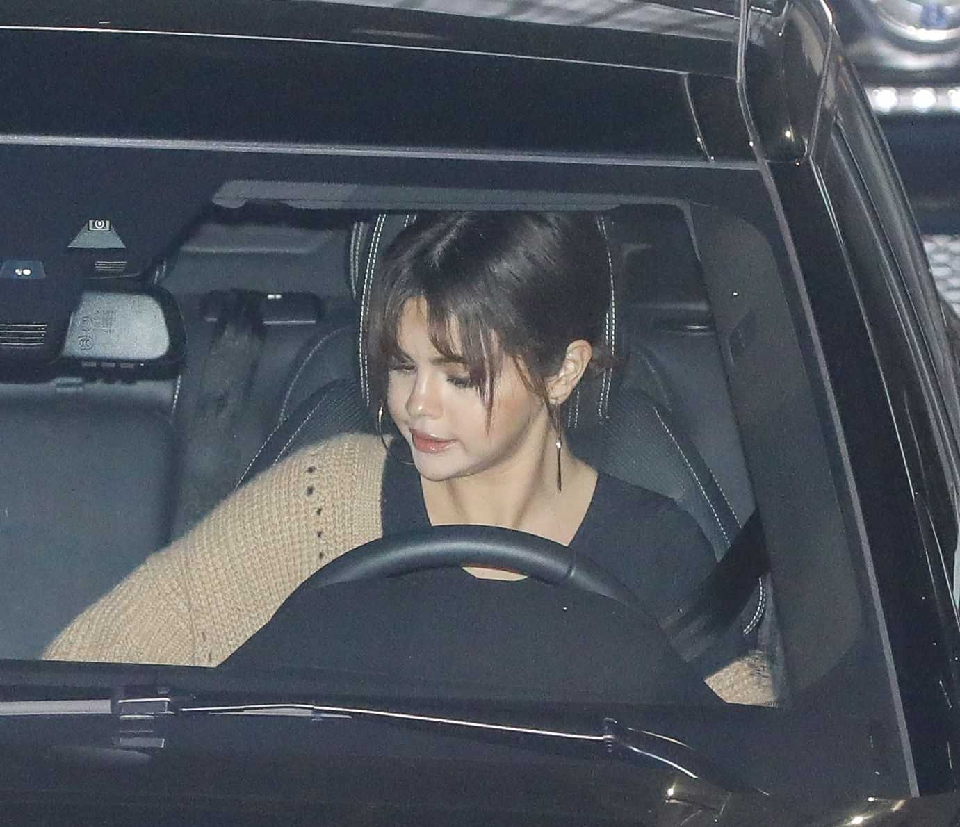 Selena_Gomez_-_Leaves_church_in_LA_on_March_72C_2018-05.jpg