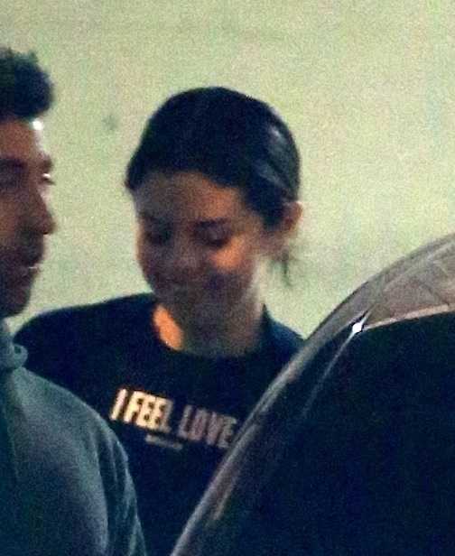 Selena_Gomez_-_Leaving_Church_in_Beverly_Hills_on_January_3-03.jpg