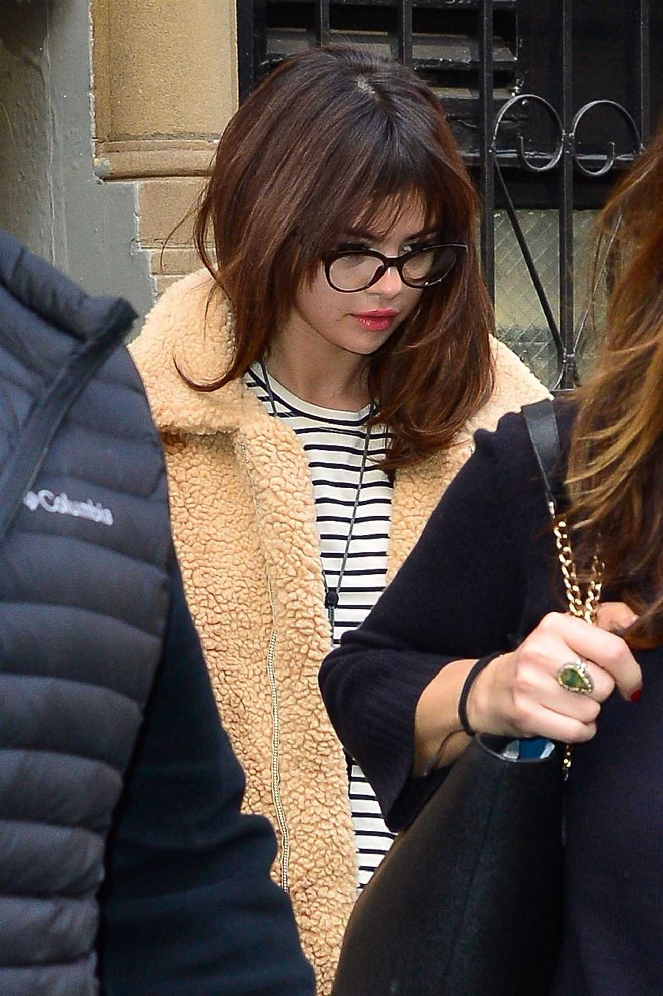 Selena_Gomez_-_Leaving_her_Hotel_in_New_York_City_on_February_14-01.jpg