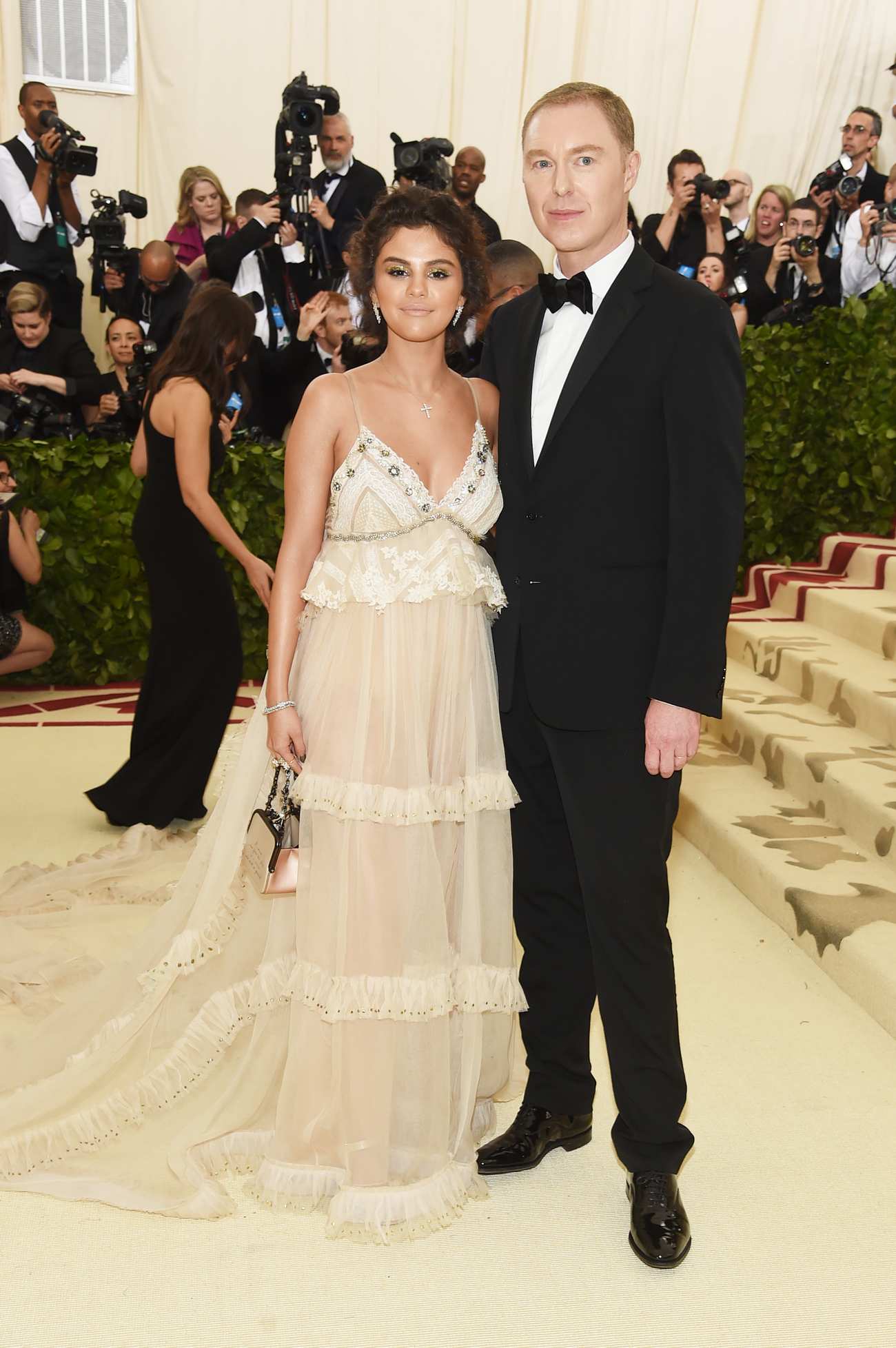 Selena_Gomez_-_MET_Gala__18_on_May_7-08.jpg