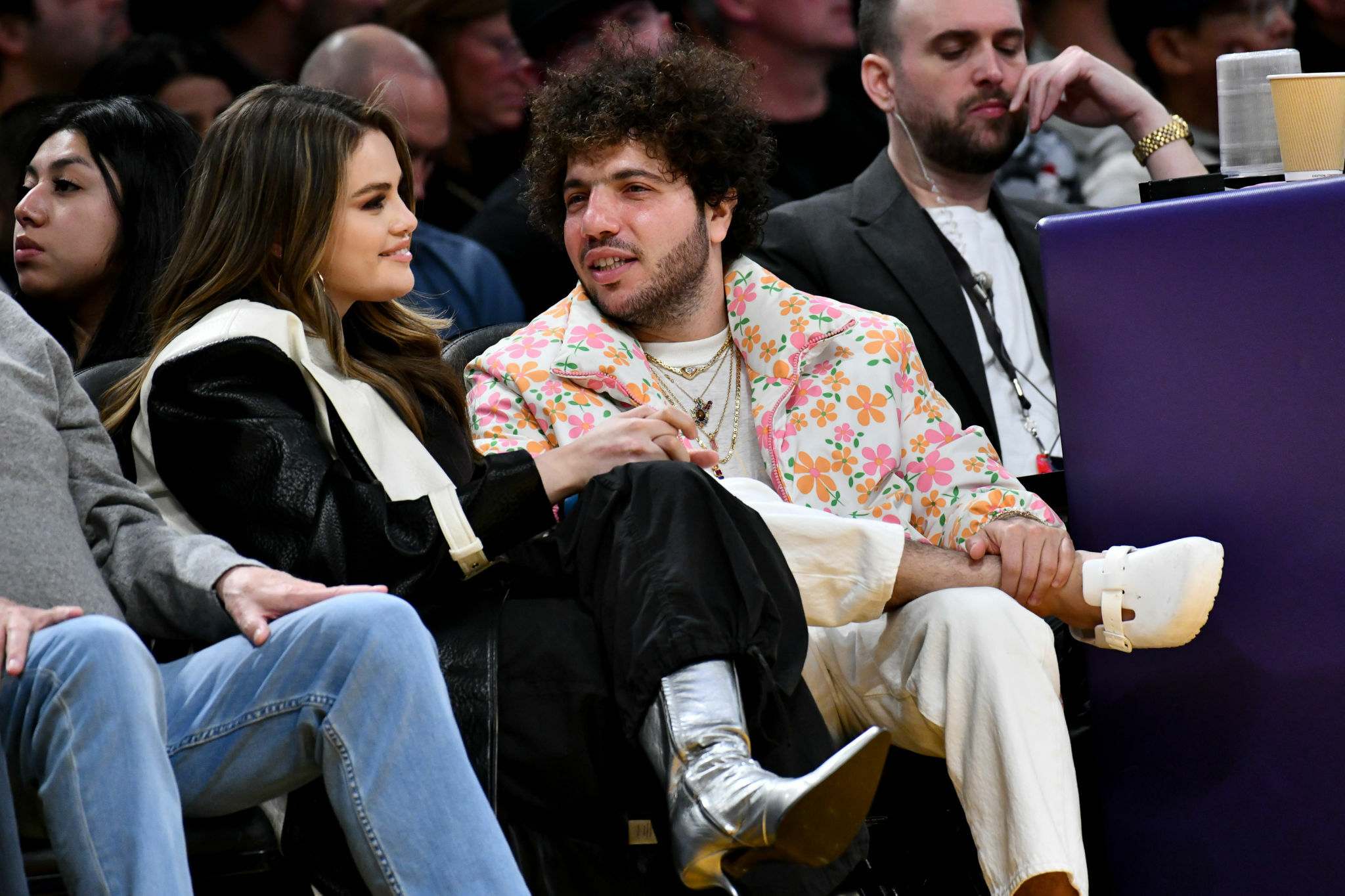 Selena_Gomez_-_Miami_Heat_v_Los_Angeles_Lakers_at_Crypto_com_Arena_in_Los_Angeles_January_32C_202419.jpg